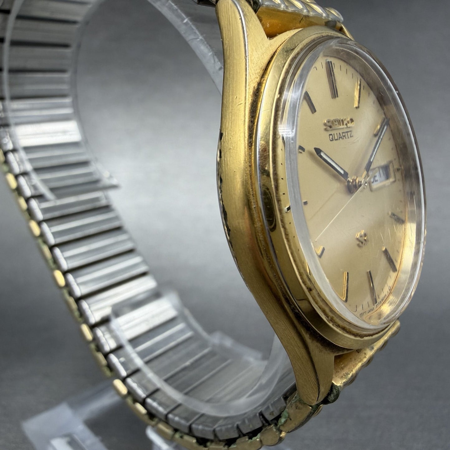 Seiko SQ Watch Men 36mm Champagne Dial Gold Tone Daydate 5y23-8040 New Battery3