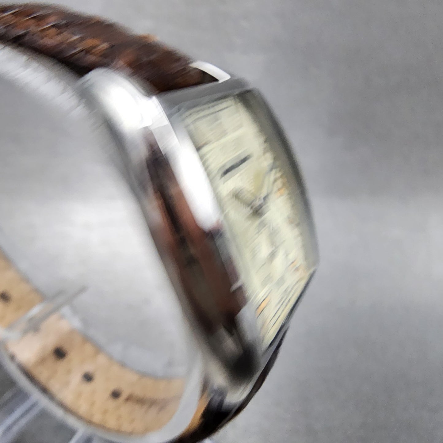 Tommy Bahama Tank Watch Women 25mm cream Dial Silver Tone Rectangle New battery3
