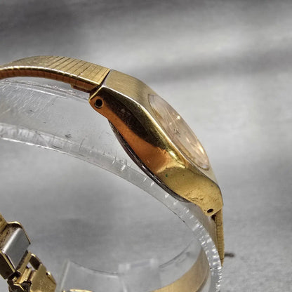 Seiko Watch Women 17mm Gold Dial Gold Tone Oval 7320-0209 New Battery Vintage G3