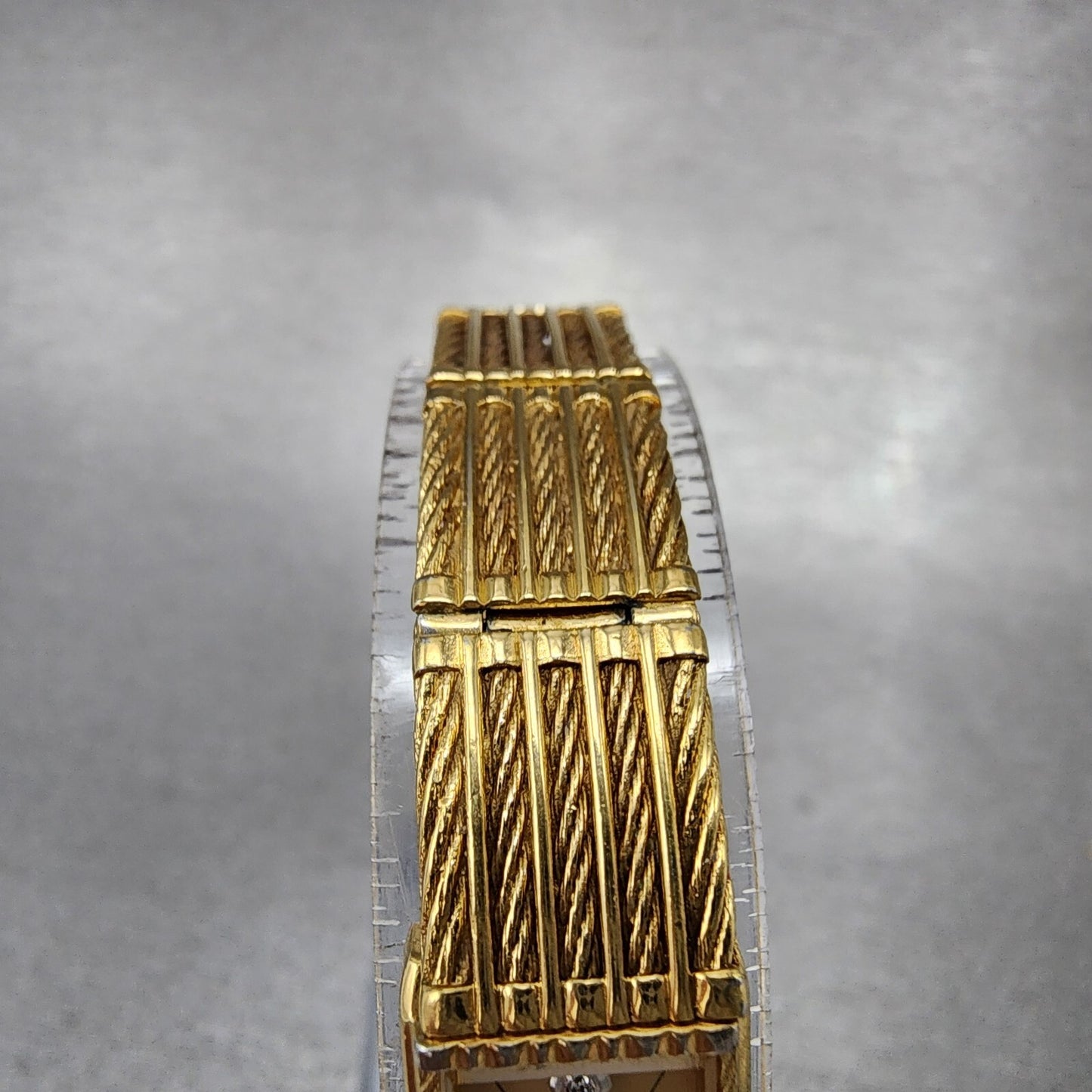 Seiko Tank Women 12mm Champagne Dial Gold Tone 2e205269 New Battery4