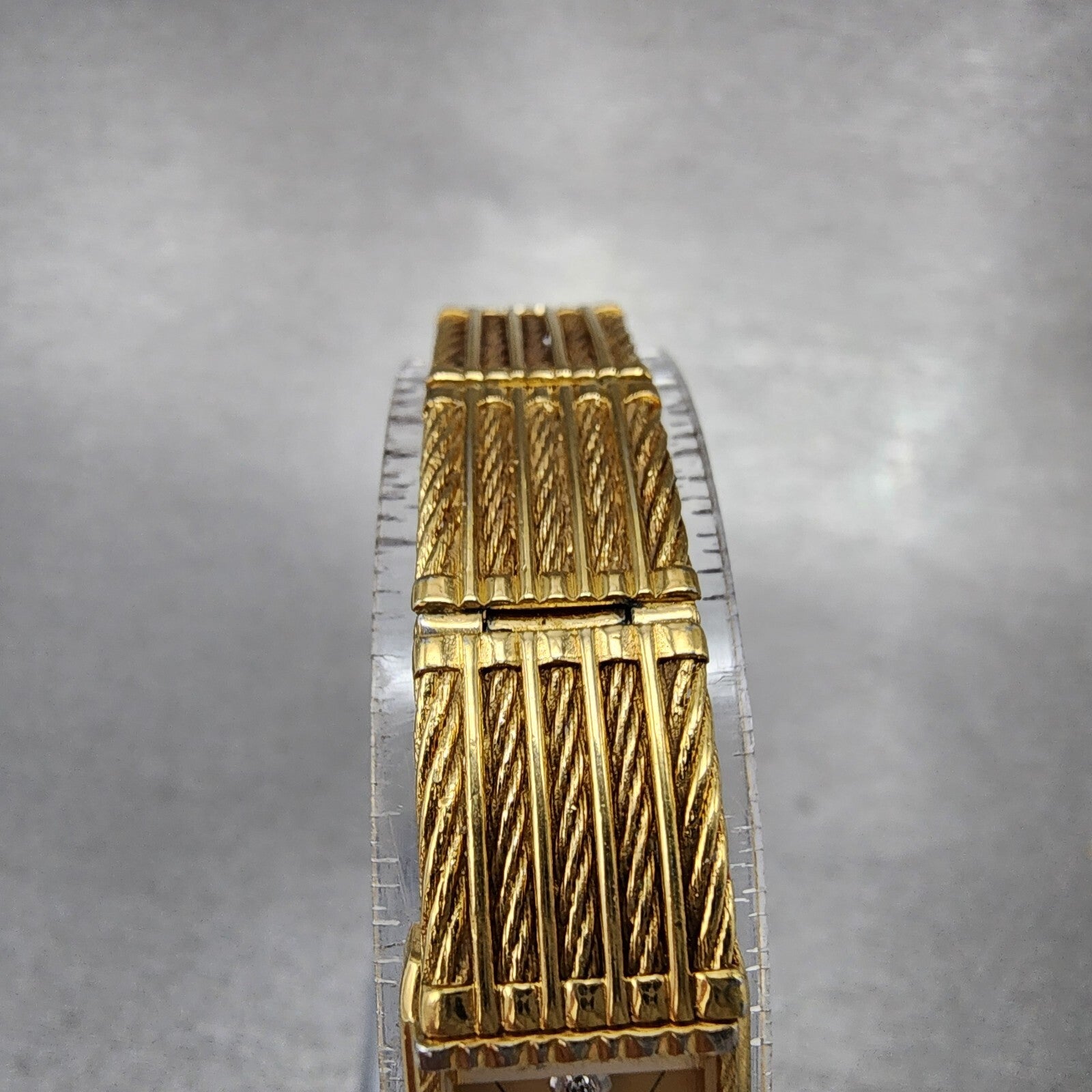 Seiko Tank Women 12mm Champagne Dial Gold Tone 2e205269 New Battery4