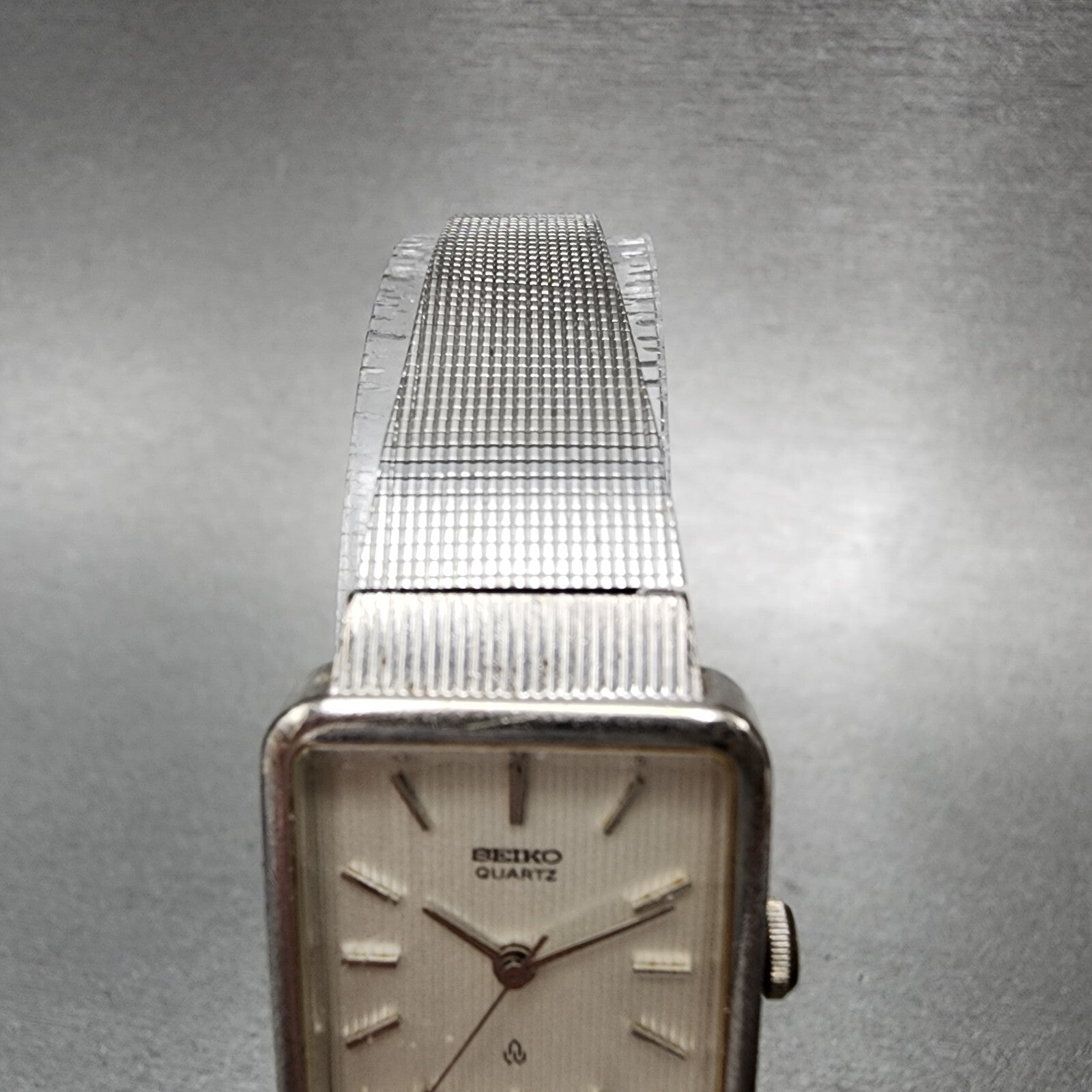 Seiko Tank Watch Women 20mm White Dial Silver Tone 26215200 New Battery4