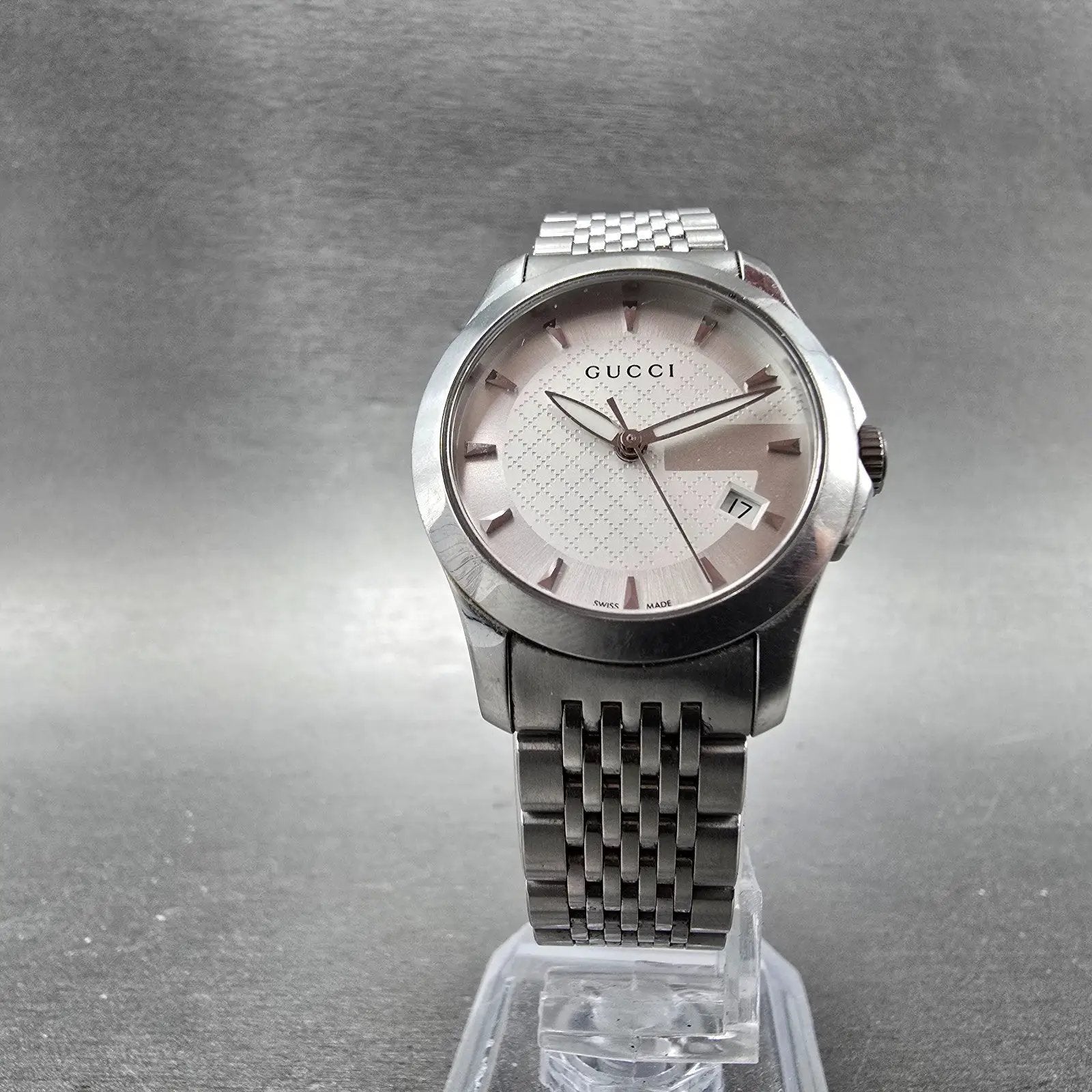 Gucci Watch Women Silver Dial Stainless Steel Date Round 126.5 New Battery5