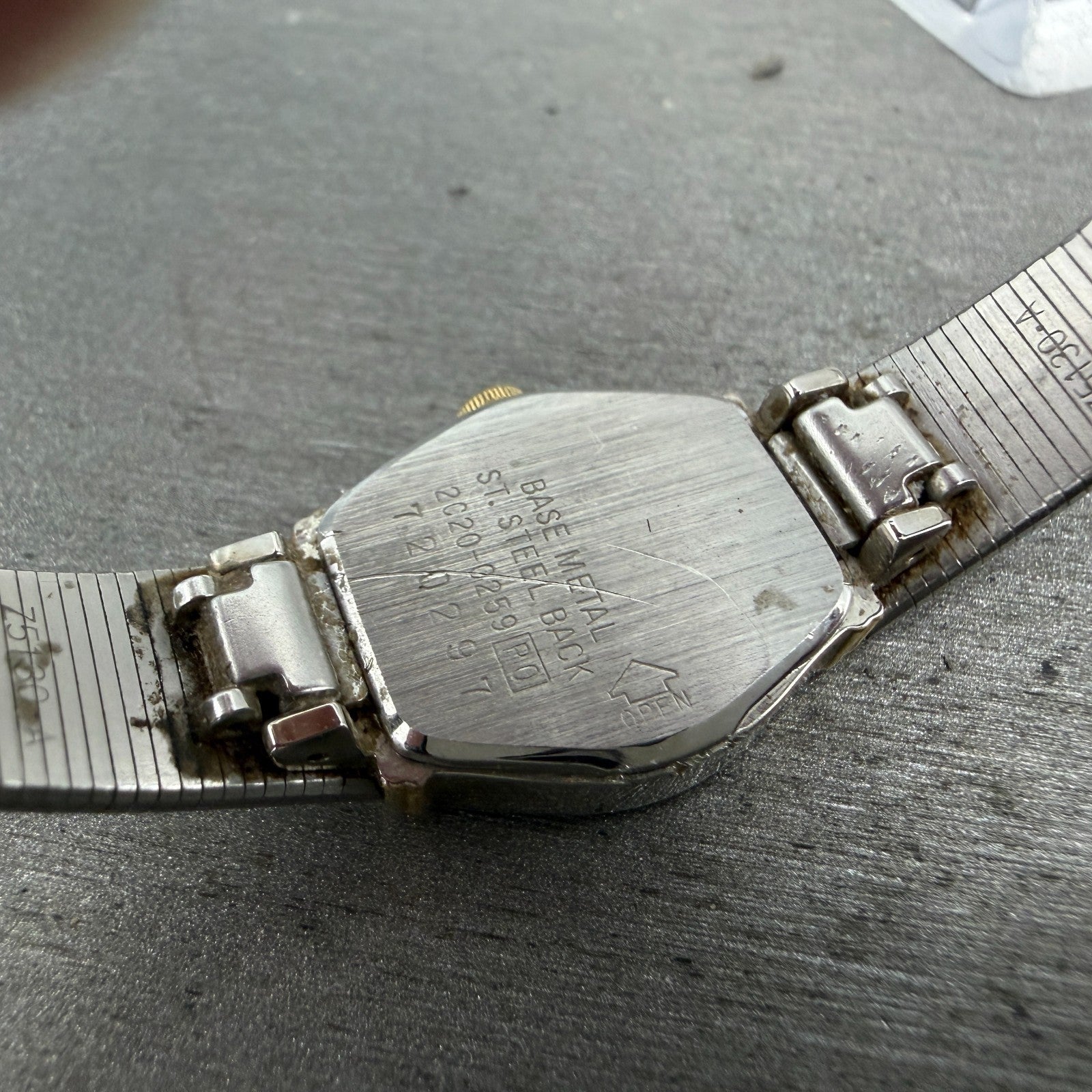 Seiko Watch Women 16mm Silver Dial Two Tone Round 2C20-0259 New Battery Vintage9