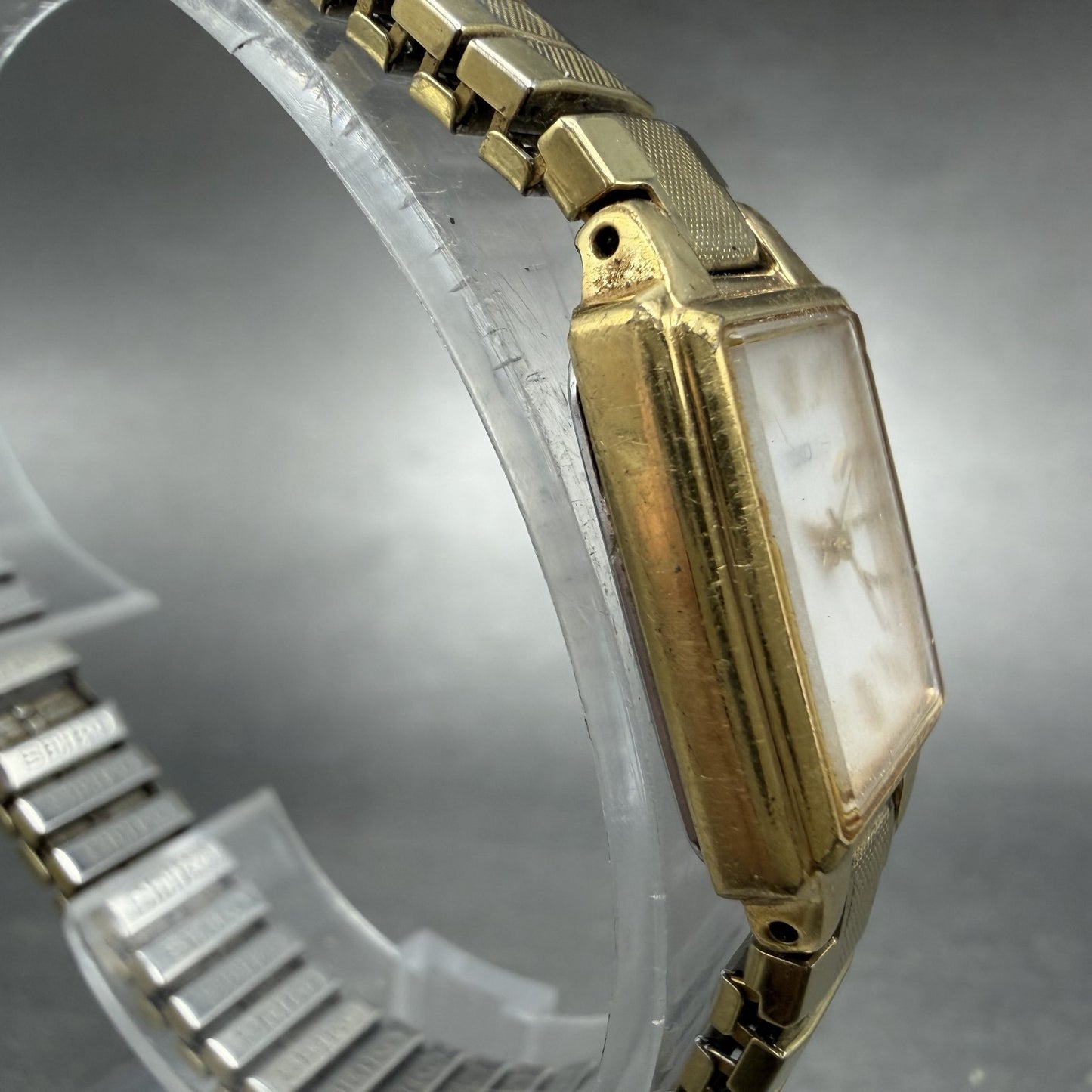 Seiko Tank Watch Women 16mm White Dial Gold Tone Rectangle 1n01-0FH0 New Battery3