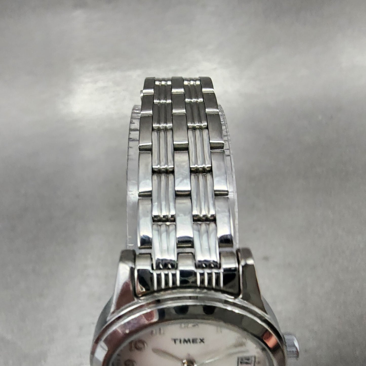 Timex Indiglo Watch Women 25mm MOP Dial Silver Tone Date Round New battery4