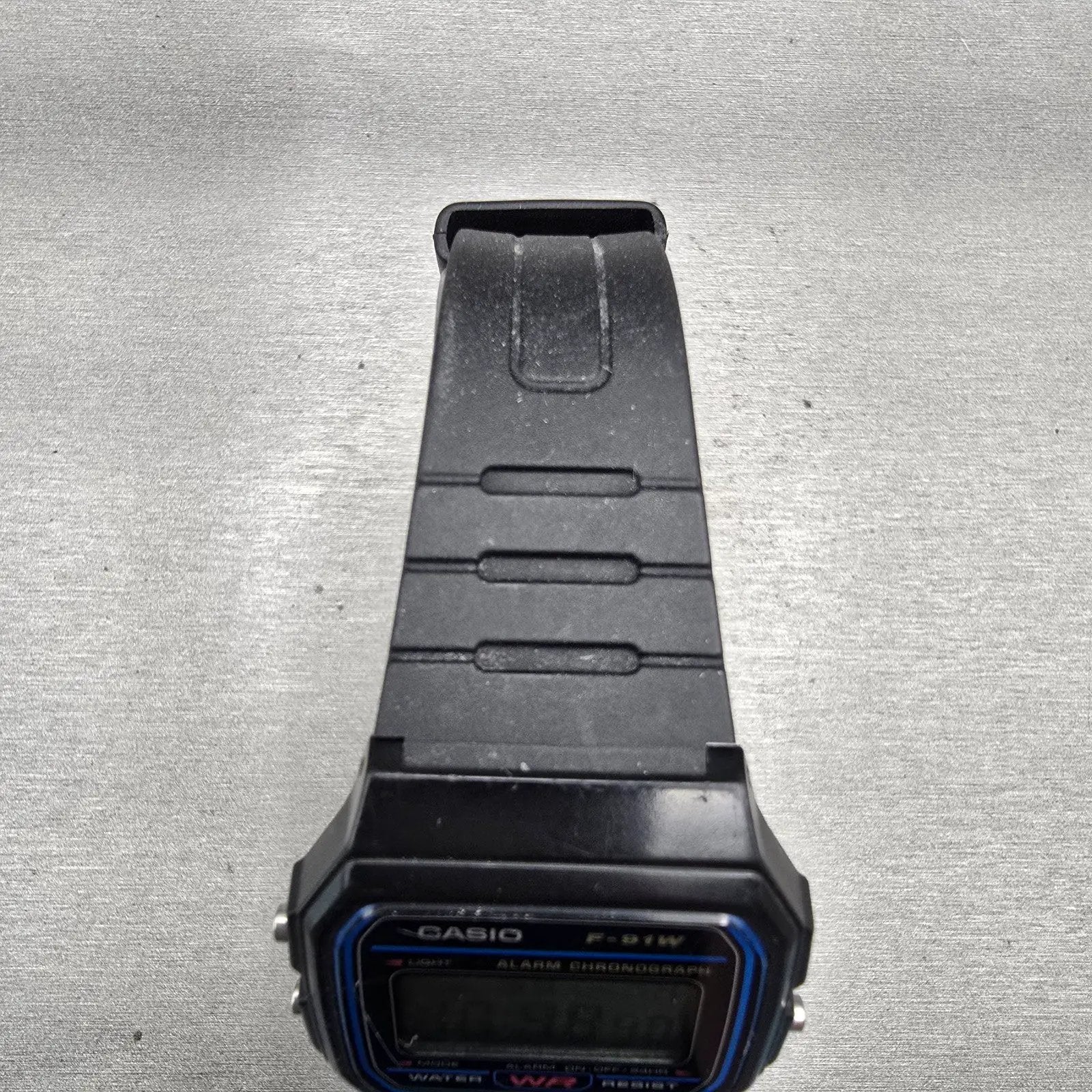 Casio F-91W Digital Watch Men 34mm Black Dial Black Chrono Alarm New Battery4