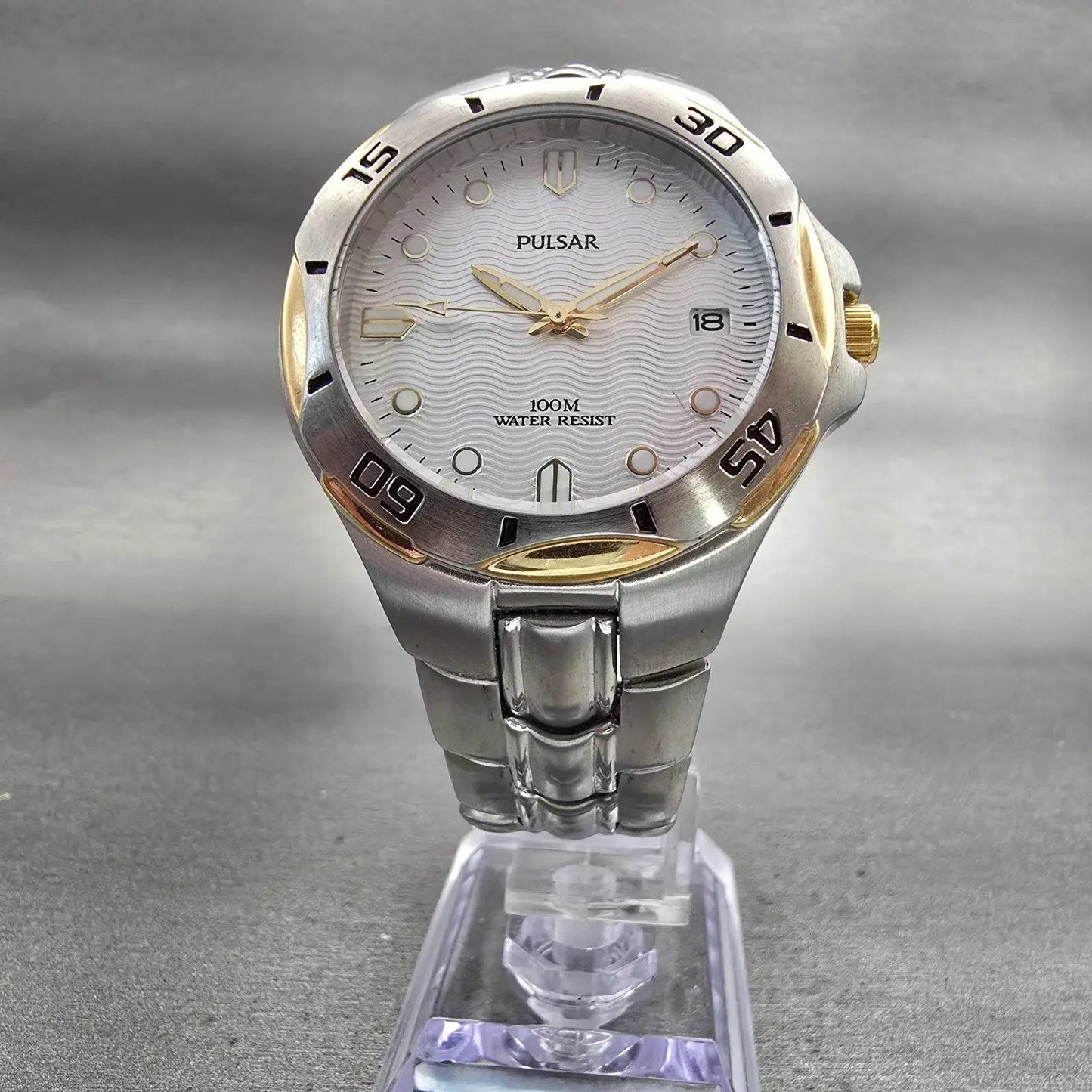 Seiko Pulsar Watch Men 39mm Silver Dial Two Tone Date Round VX42-X019 New Batt5