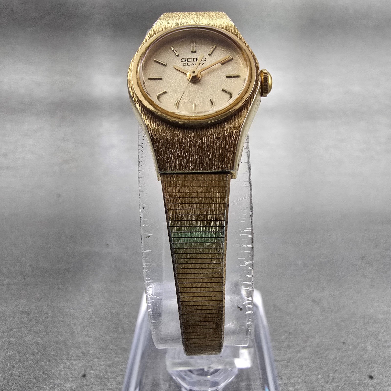 Seiko Watch Women 17mm Champagne Dial Gold Tone Round 5421-0030 New Battery VTG5
