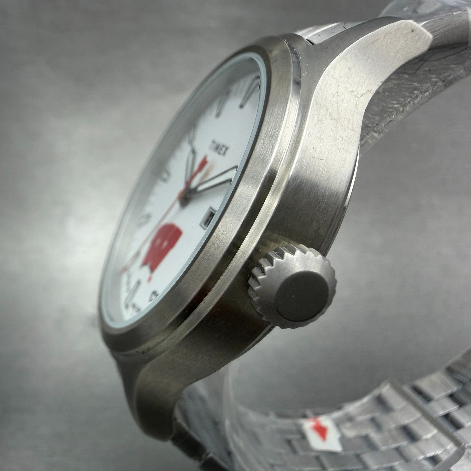 Timex Wisconsin Badgers Watch Men 43mm White Dial Silver Tone Date New Battery2