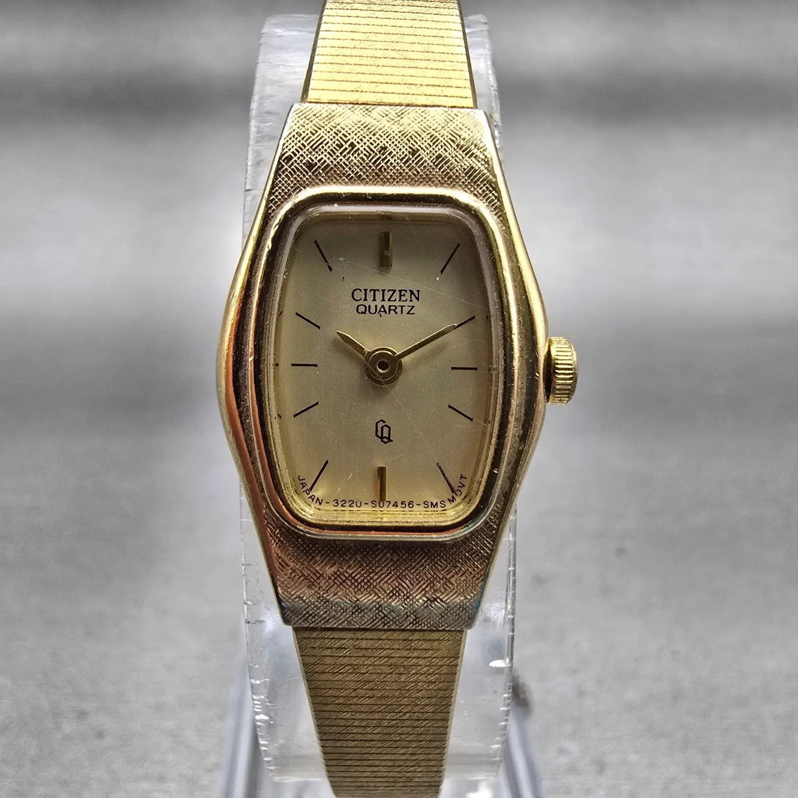 Citizen CQ Watch Women 16mm Gold Dial Gold Tone Oval 3220-S16881 New Battery VTG0