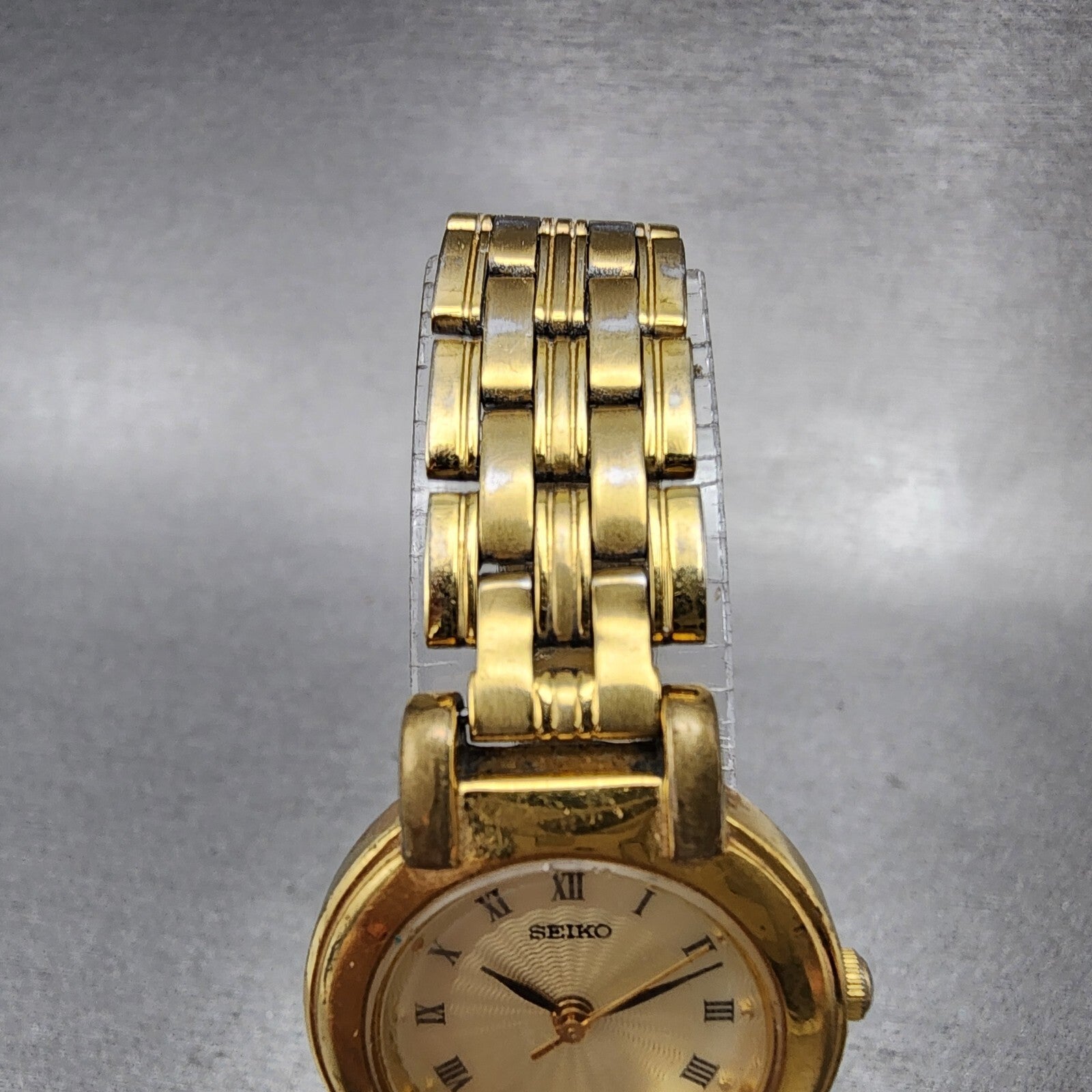 Seiko Watch Women 24mm Champagne Dial Gold Tone Round V7011781 New Battery VTG4