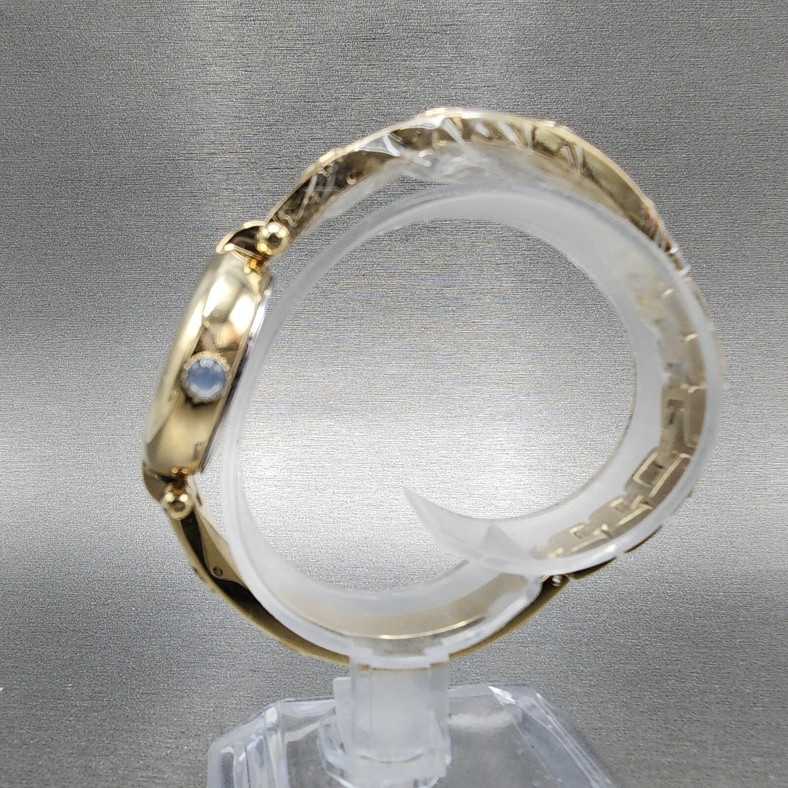 Coach Carry Watch Women 26mm MOP Dial Gold Tone Bangle Round 145040066