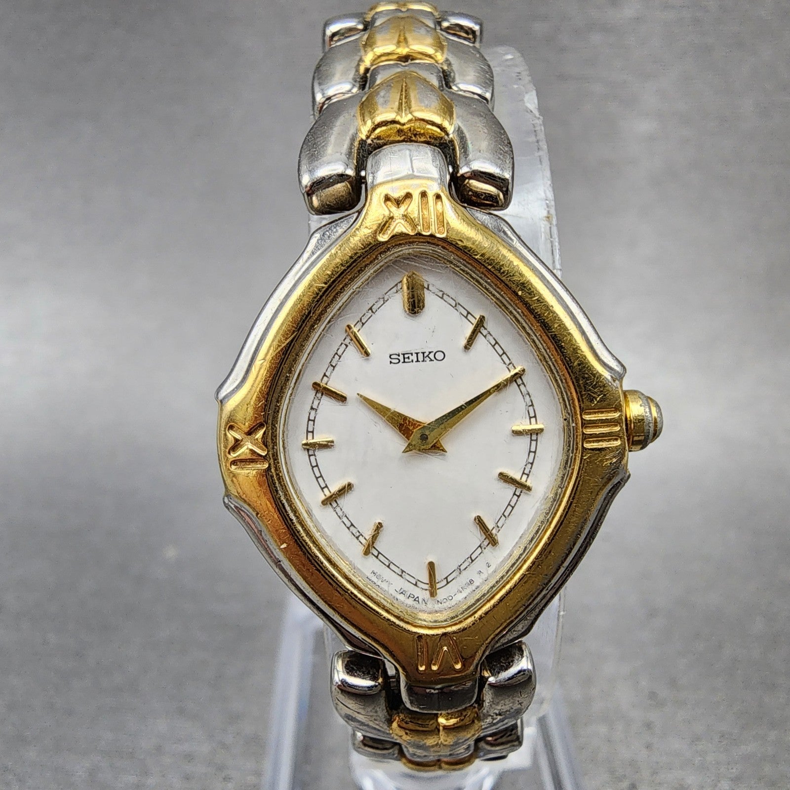 Seiko Watch Women 22mm White Dial Two Tone Oval 1n006e99 New Battery Vintage0