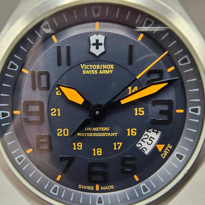 Victorinox Swiss Army Base Camp Watch Men 40mm Gray Dial Steel Date 241464 Runs1