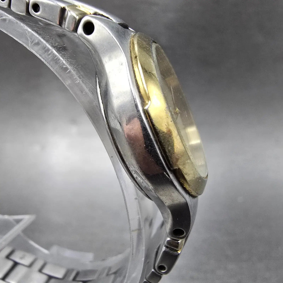 Citizen Eco-Drive Watch Women 25mm Cream Dial Two Tone Date E011-K16784 Runs JP3
