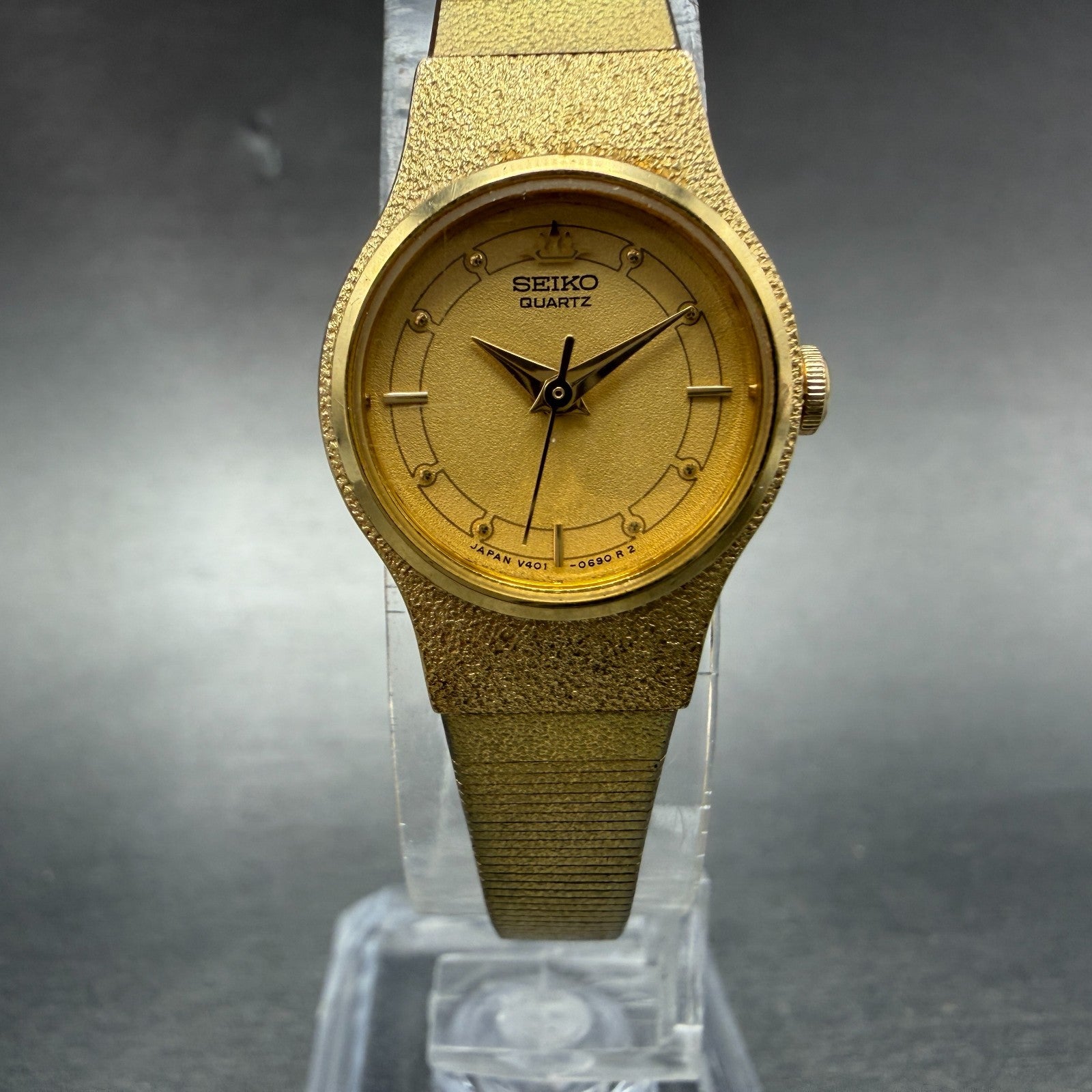 Seiko Watch Women 18mm Gold Dial Gold Tone Round Vintage V401-0250 New Battery W0