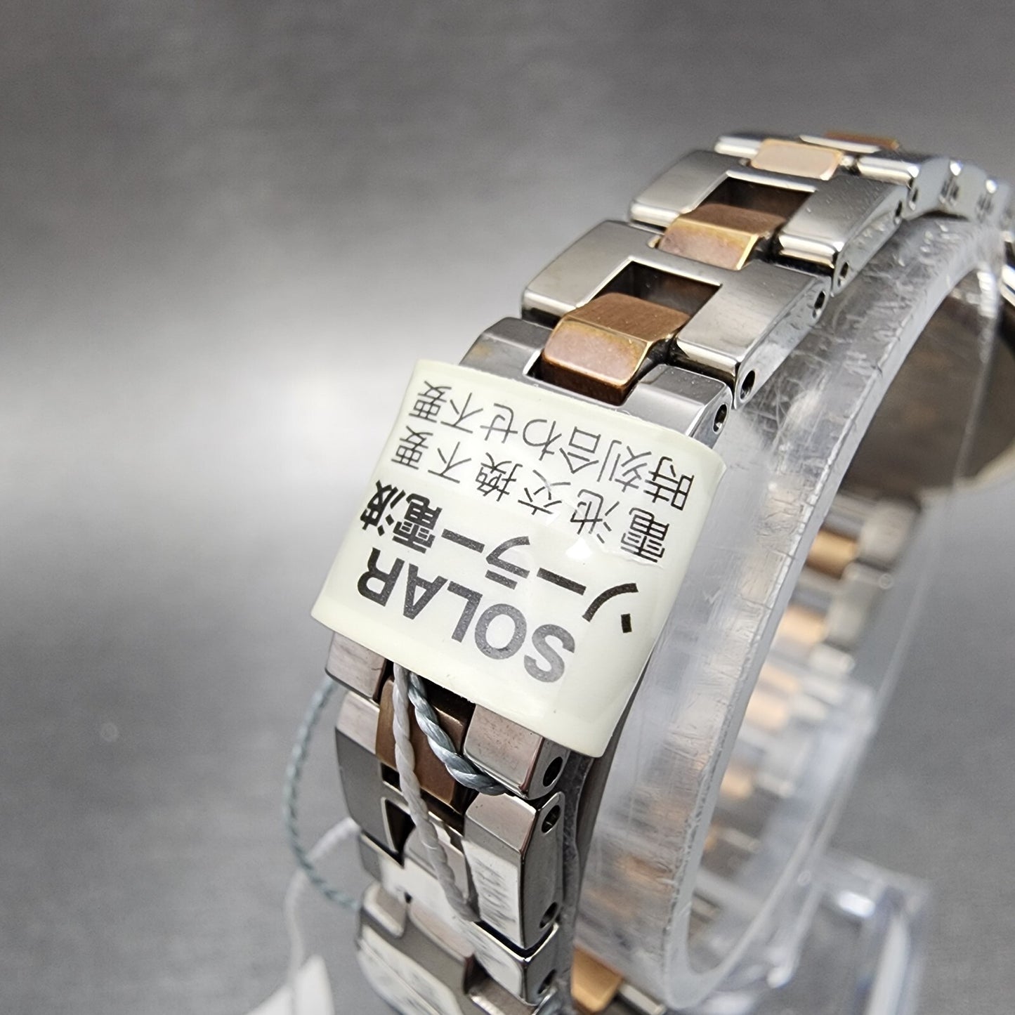 Seiko Lukia Watch Women 28mm Silver Dial Two Tone Date Solar Round Runs SSVV02011