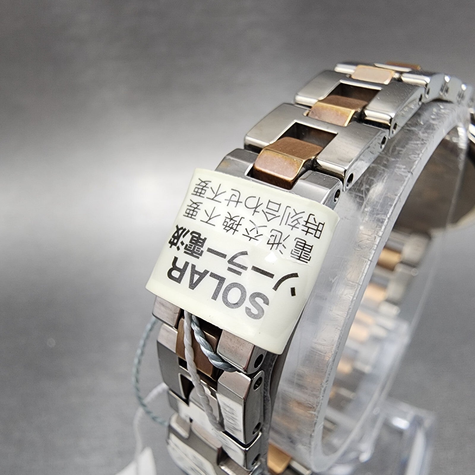 Seiko Lukia Watch Women 28mm Silver Dial Two Tone Date Solar Round Runs SSVV02011
