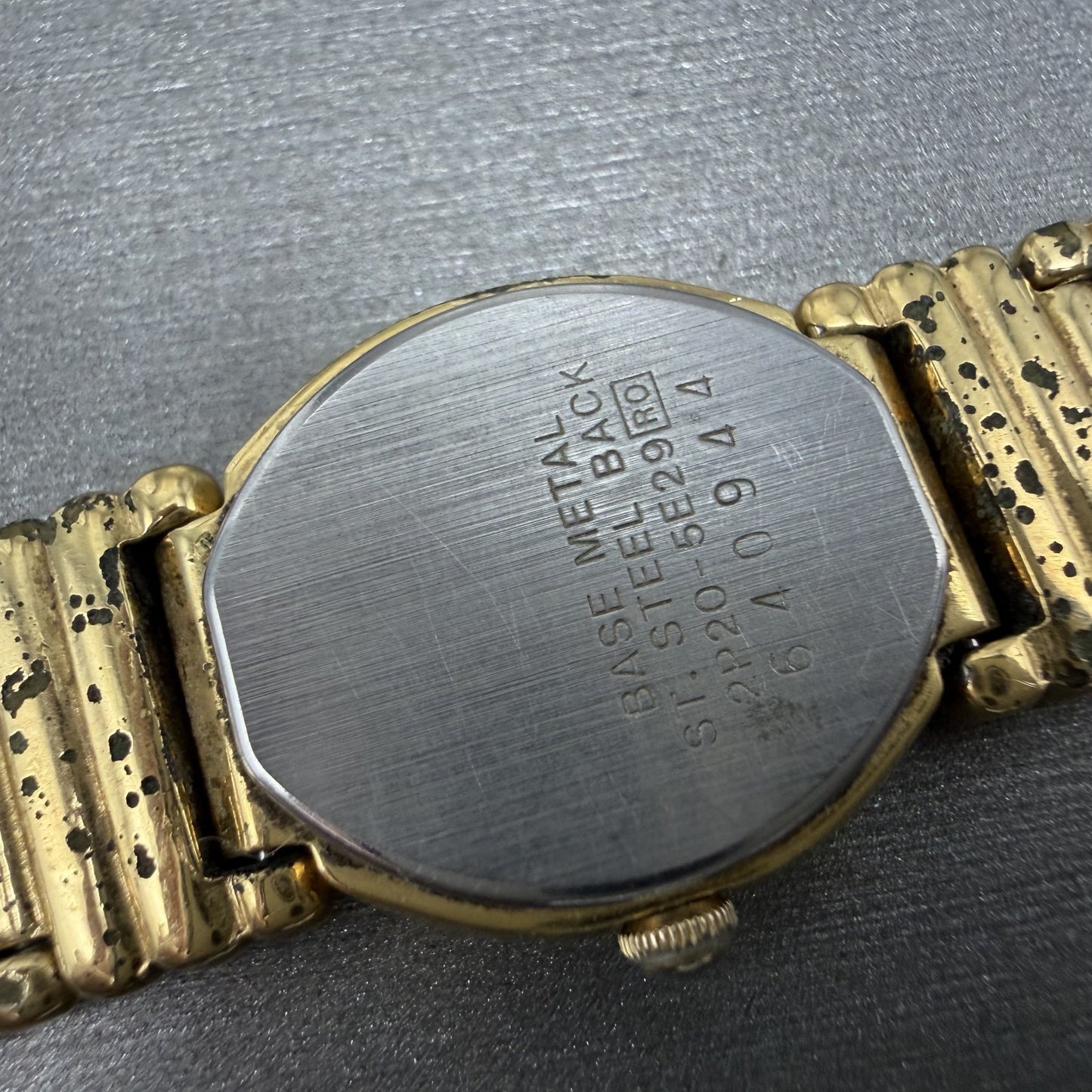 Seiko Watch Women 18mm Gold Dial Gold Tone Oval BROKEN BAND 2P205E29 New Batt9