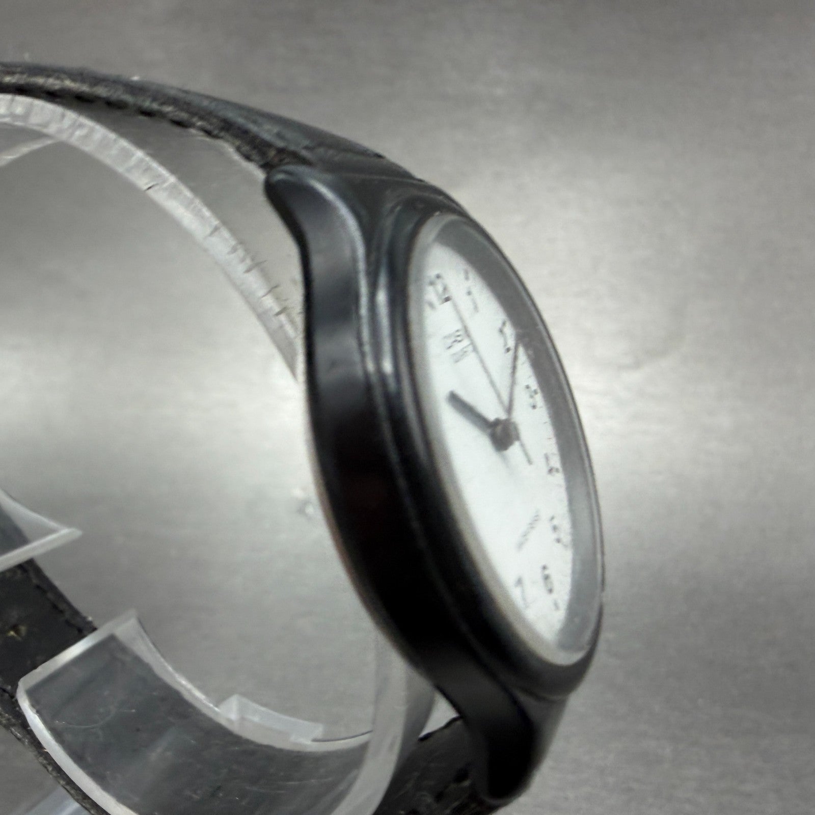 Casio MQ-24 Watch Unsiex 34mm White Dial Black Tone Round Leather New Battery3