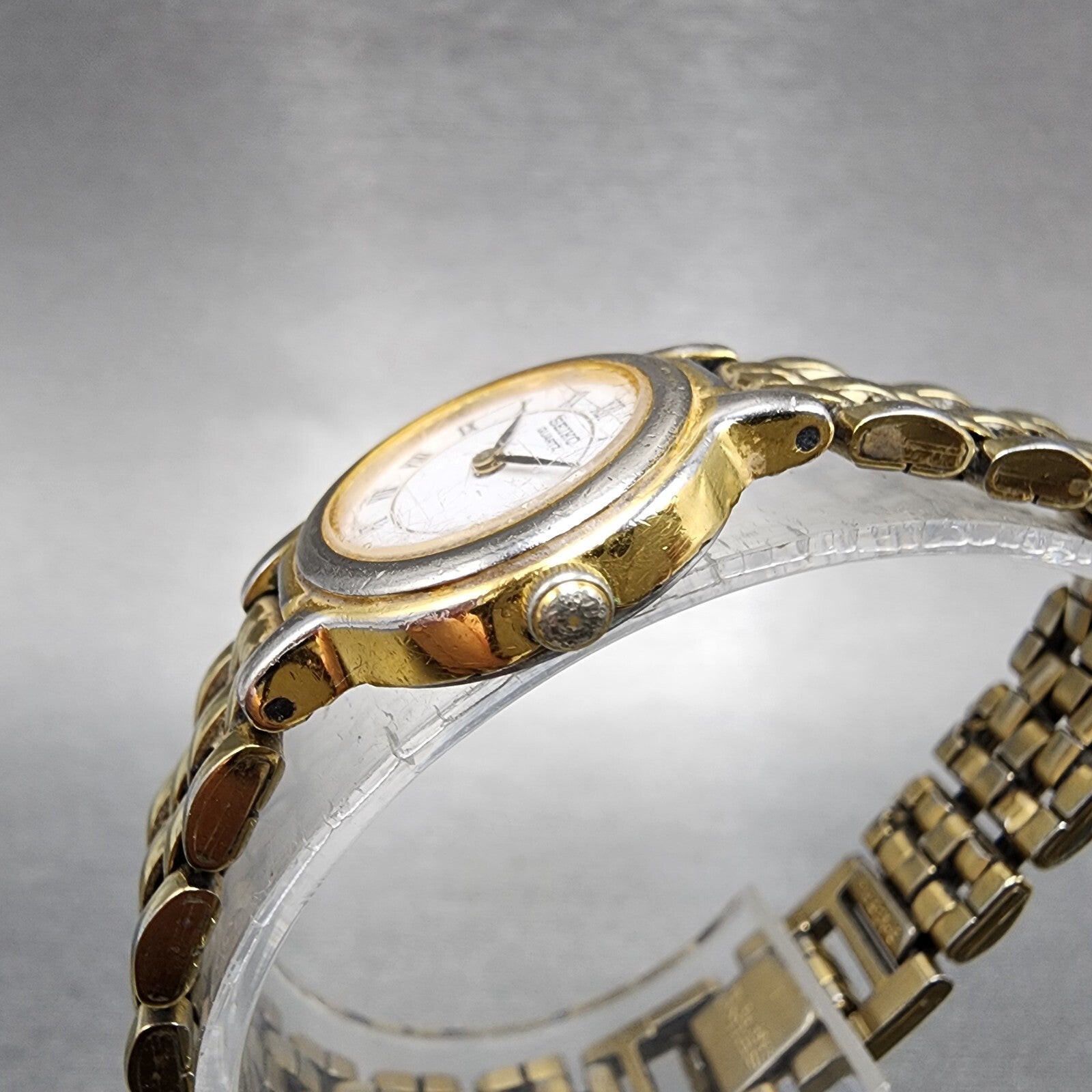 Seiko Watch Women 19mm White Dial Gold Tone Round 1N000C49 New Battery3