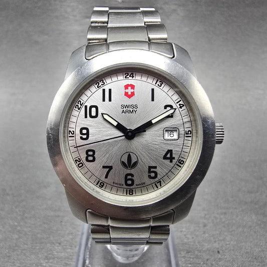 Victorinox Swiss Army Field Watch Women 30mm Silver Dial Steel Date New Battery0