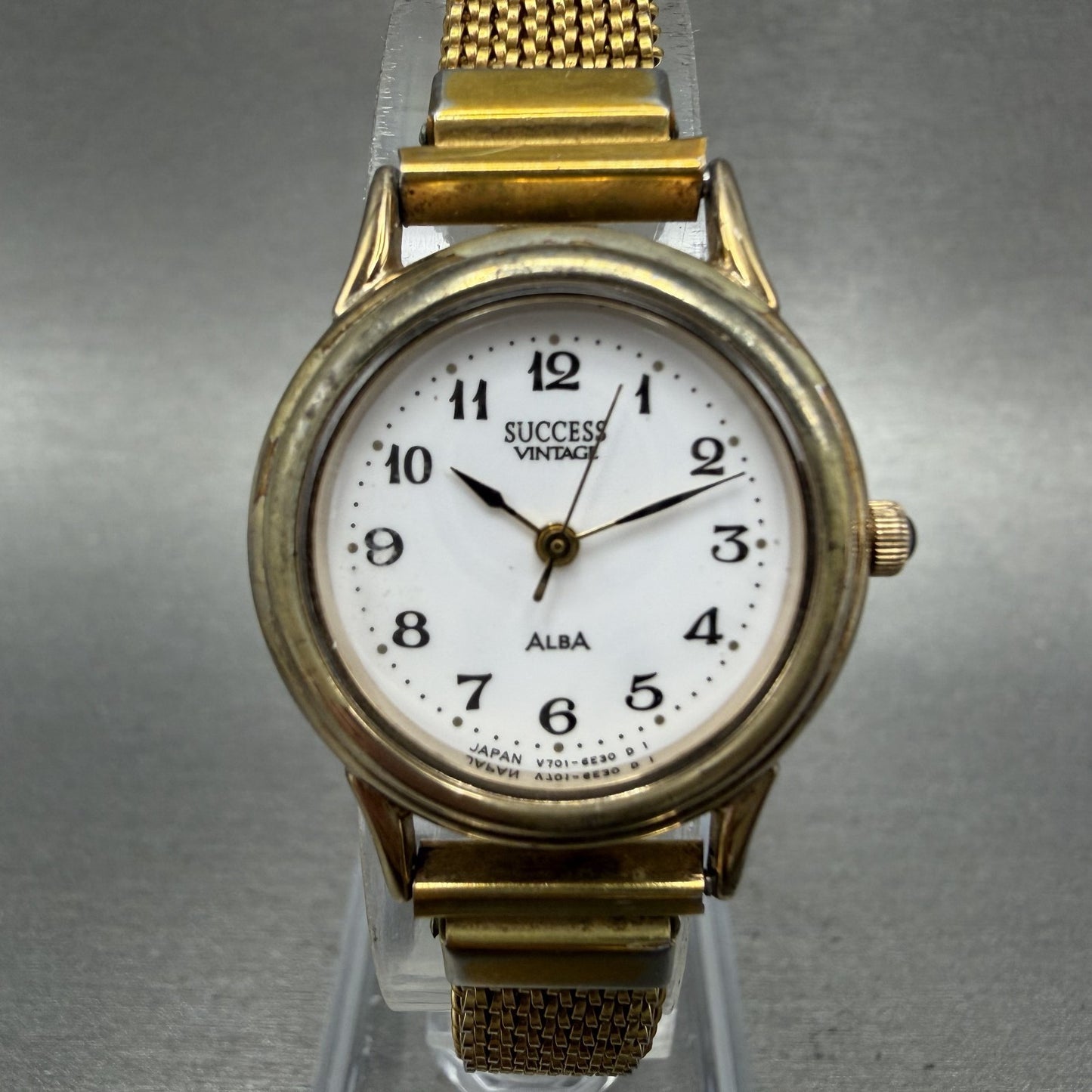 Seiko Alba success Watch Women 24mm White Dial Gold Tone V7016C00 New Battery0