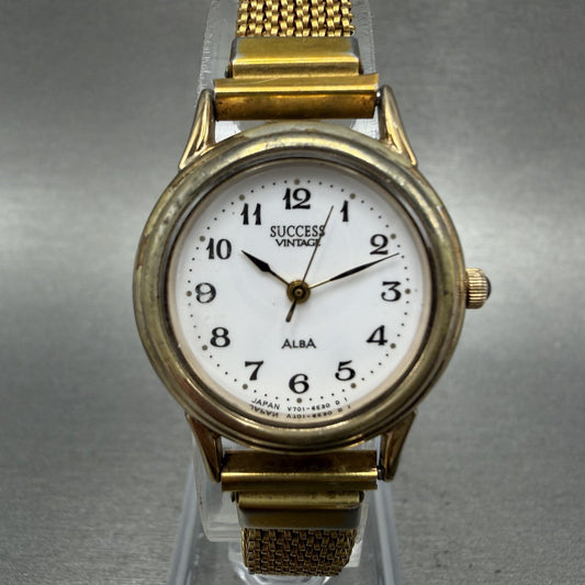 Seiko Alba success Watch Women 24mm White Dial Gold Tone V7016C00 New Battery0