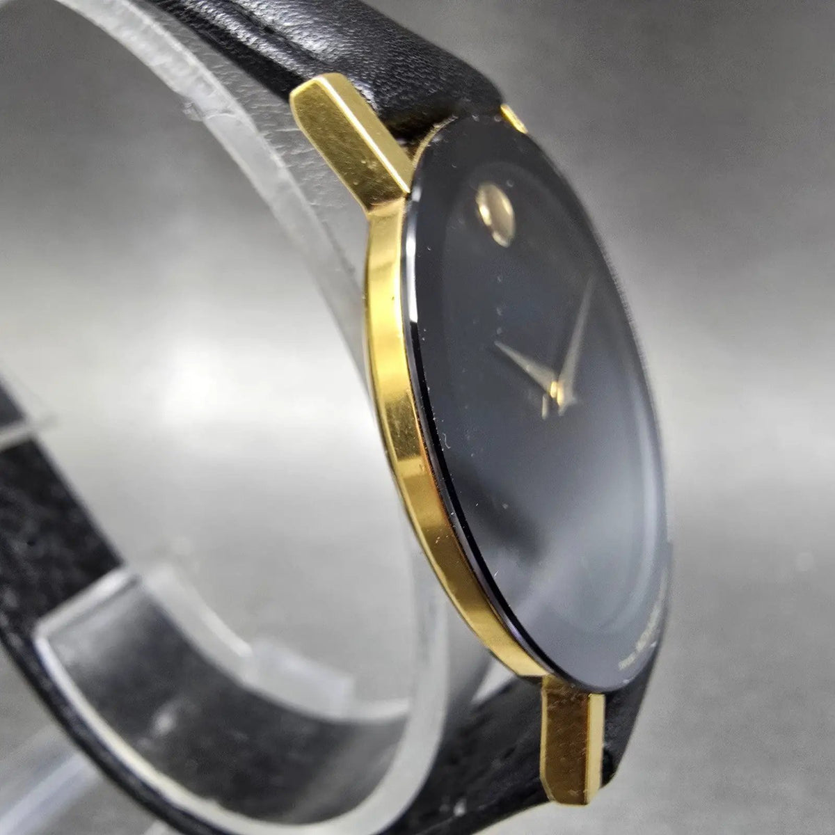Movado Museum 31mm Watch Men Black Dial Gold Tone Round 87-40-882 New Battery5