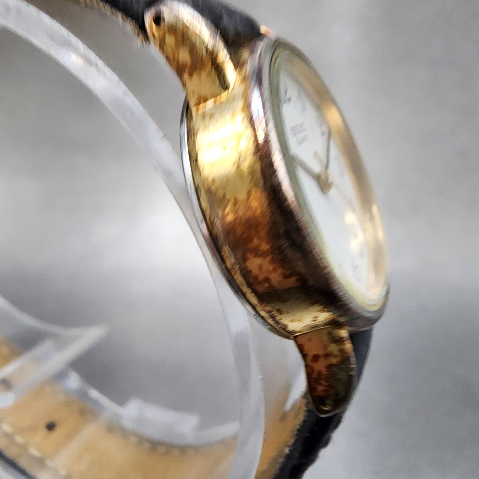 Seiko Watch Women 22mm White Dial Gold Tone Round 54210120 New Batter3