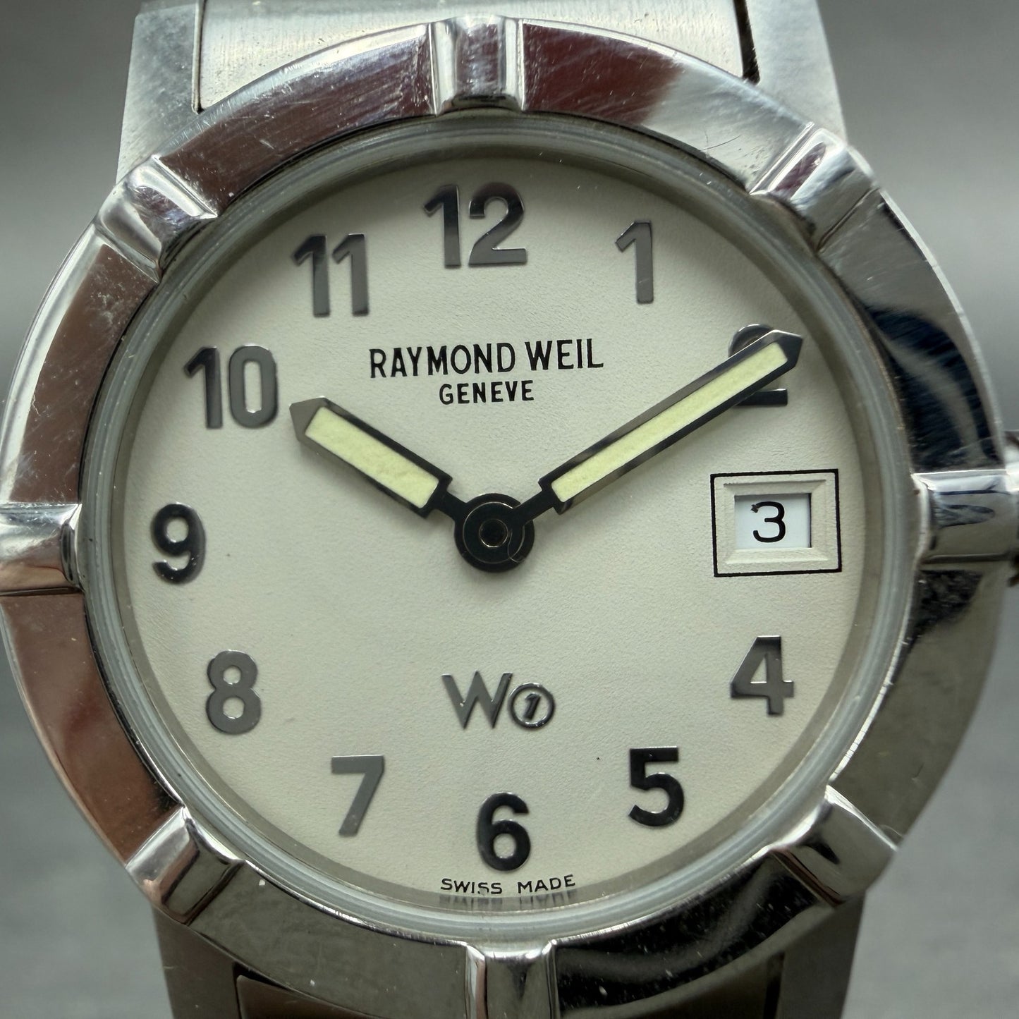 Raymond Weil W1 Watch Women 28mm White Dial Steel Date Round 3020 New Battery1