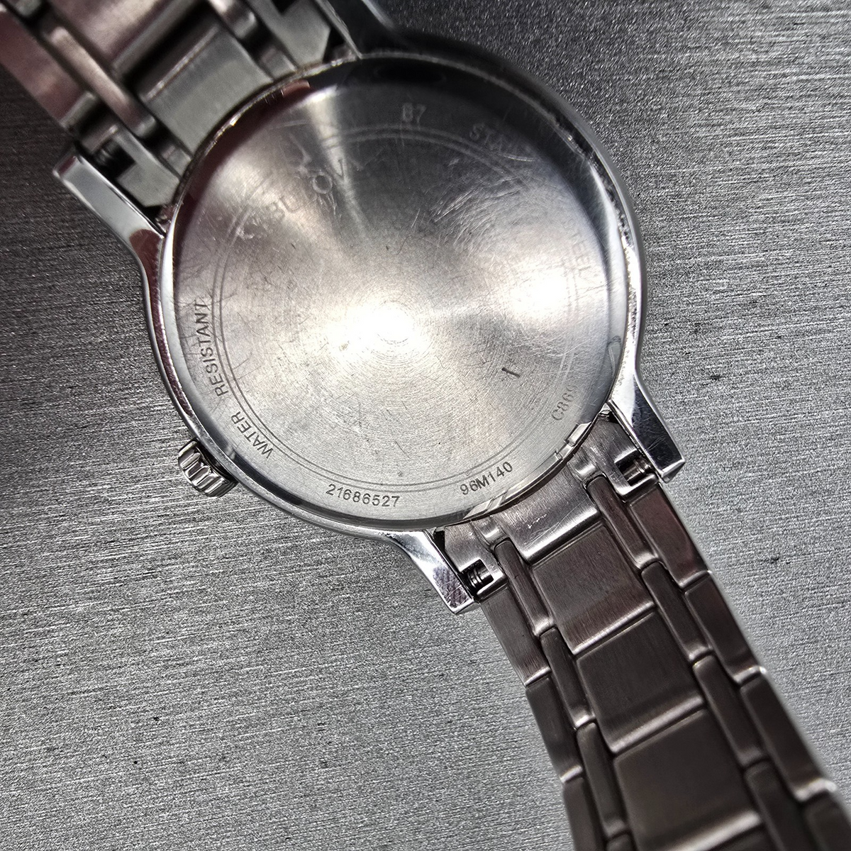 Bulova Watch Women 32mm MOP Dial Silver Tone Date Round 96M140 New Battery10