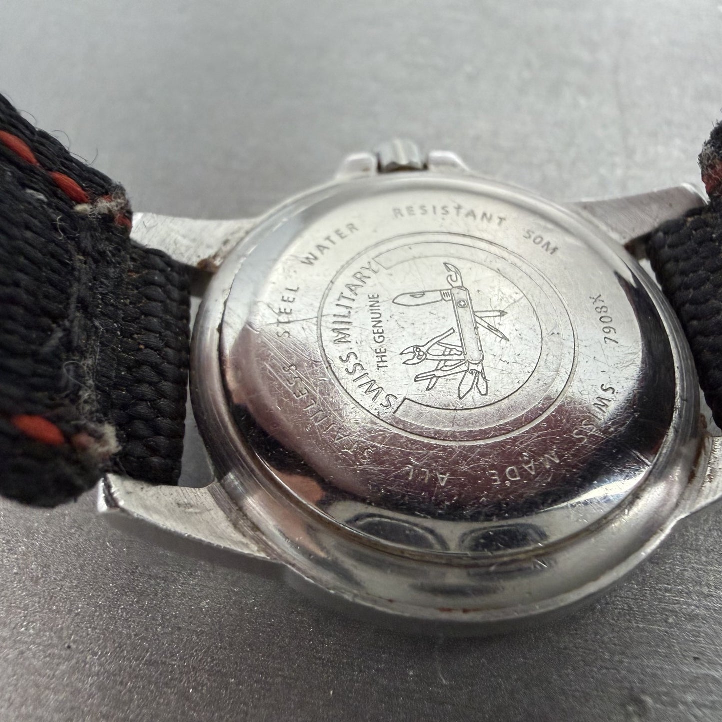 Wenger Swiss Military Watch Women 30mm White Dial Steel Date 7908X New battery9