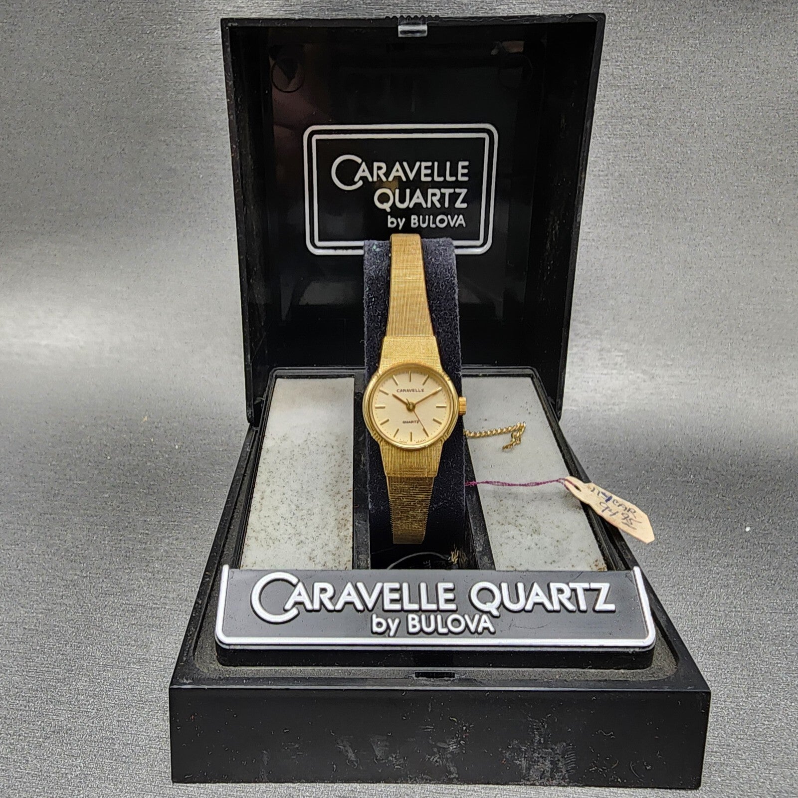 Bulova Caravelle Watch Women 19mm Cream Dial Gold Tone Round 48J07 NOS New Batt0