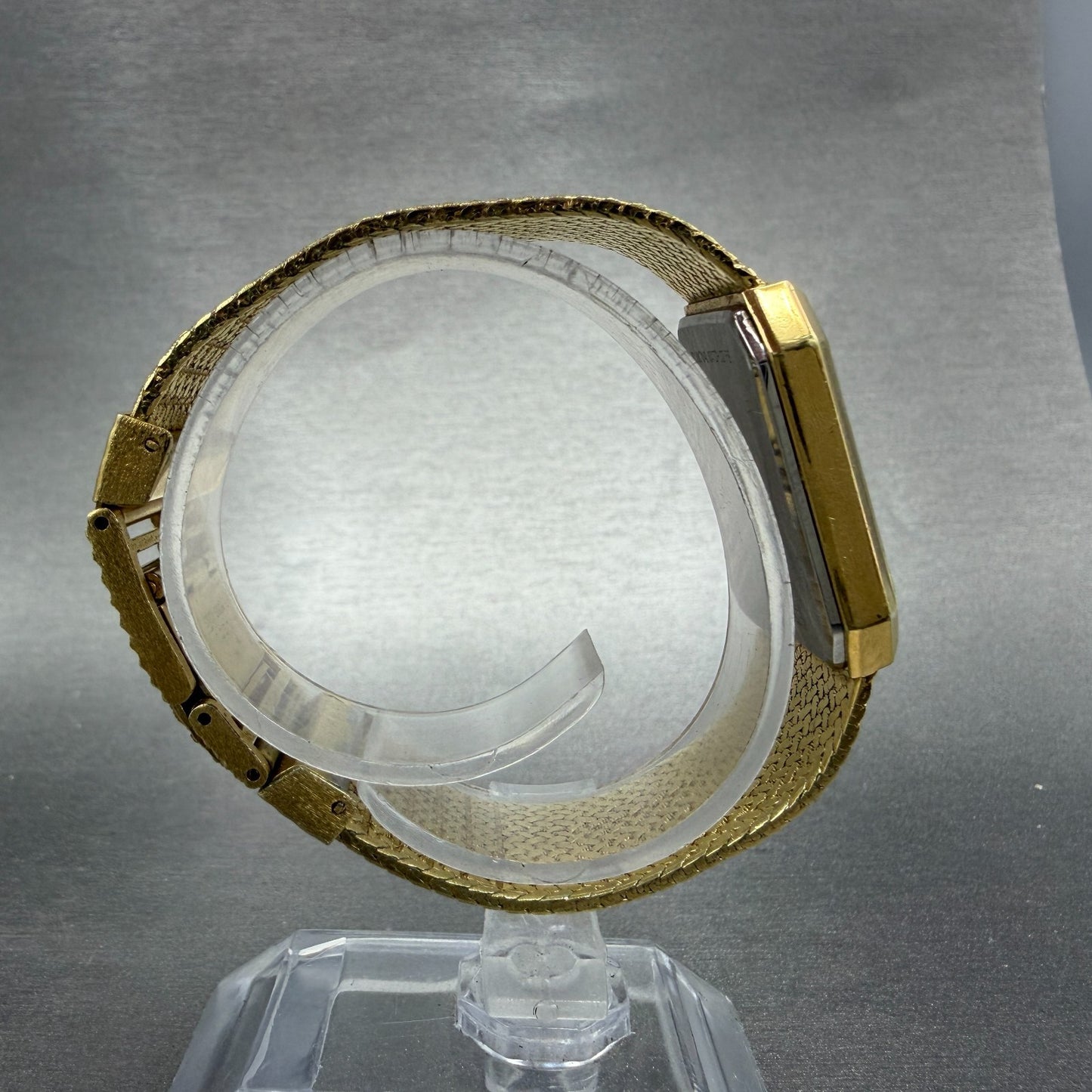 Bulova Tank Watch Men 25mm Gold Dial Gold Tone Octagon Mesh Band 92P13 New Batt8