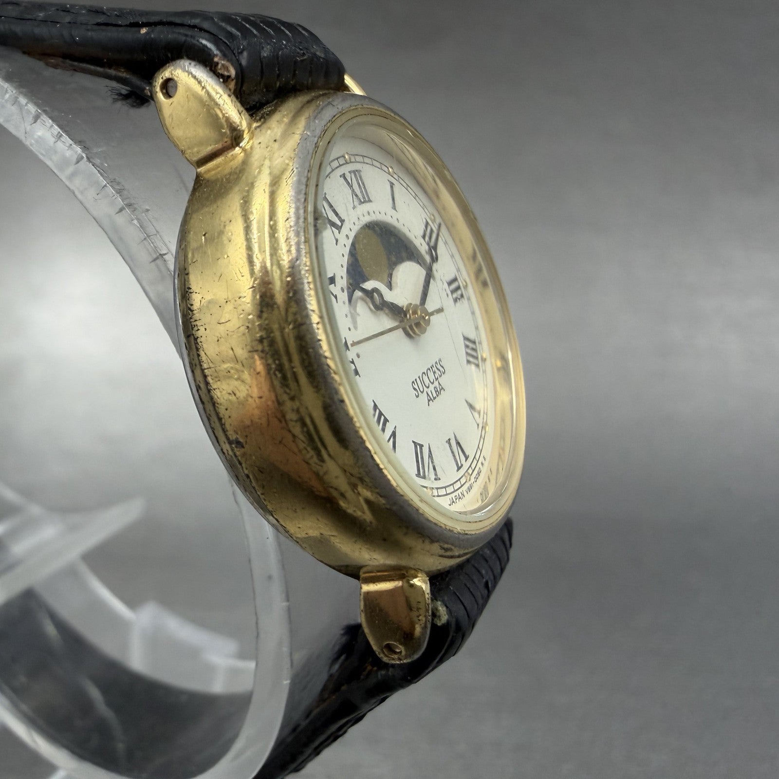Seiko Alba Success Moon Phase Watch Women 25mm White Dial Gold Tone New Battery3