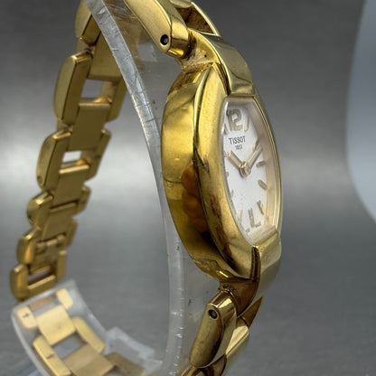 Tissot Watch Women 20mm White Dial Gold Tone Date Oval G332 New Battery4