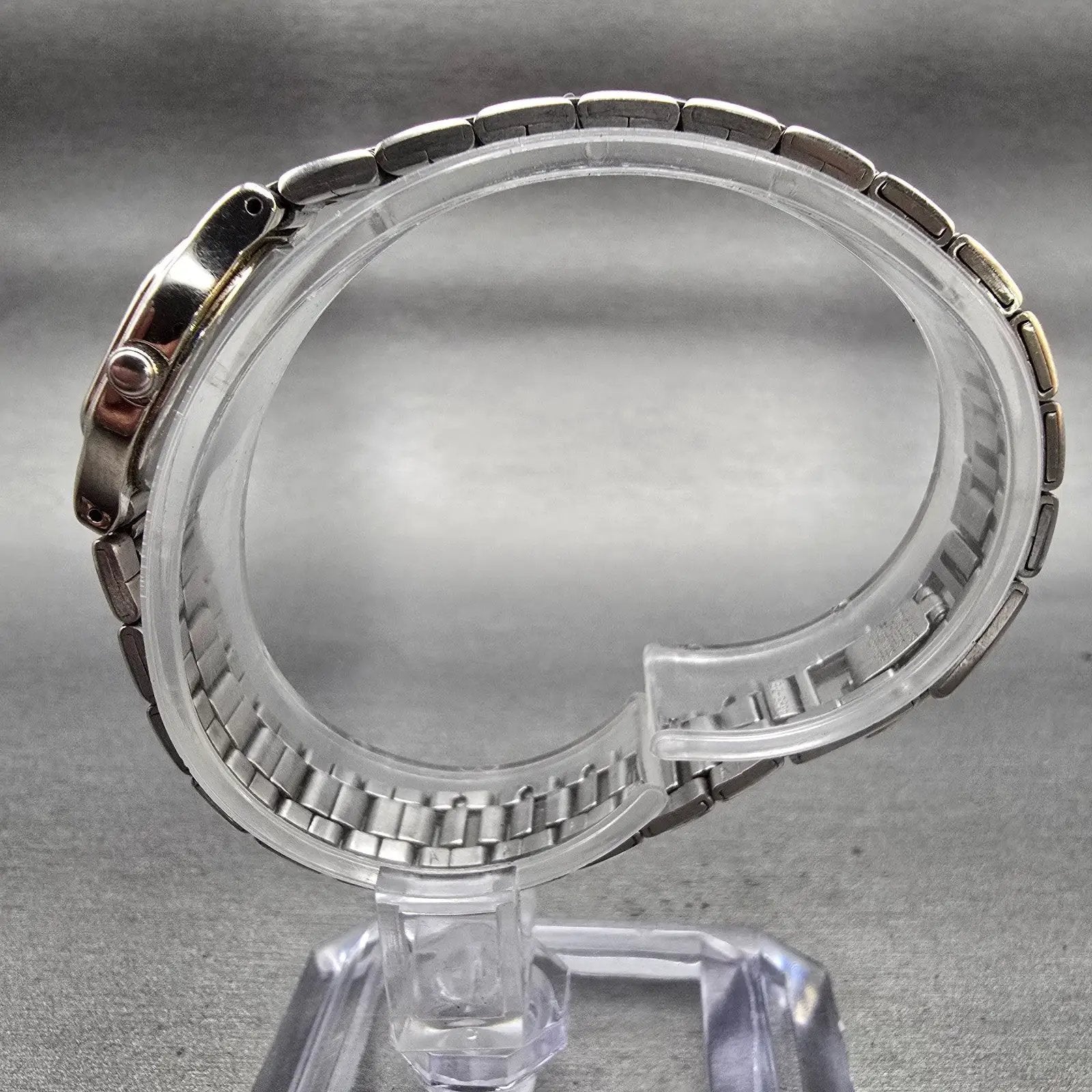 Seiko Watch Women 17mm Silver Dial Silver Tone Hexagon V400-5631 New Battery VTG6