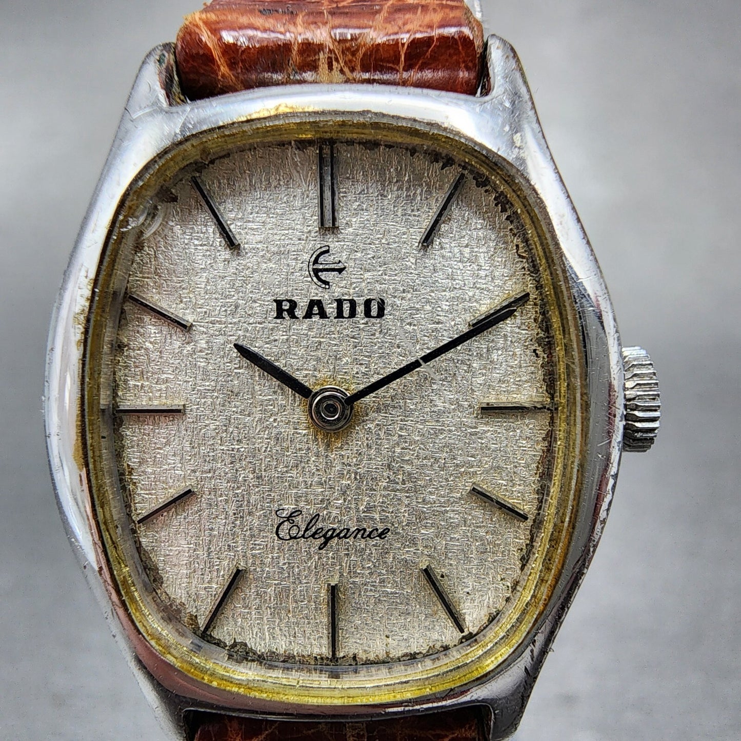 Rado Elegance Watch Women 23mm Silver Dial Steel Oval Manual Wind Runs VTG1