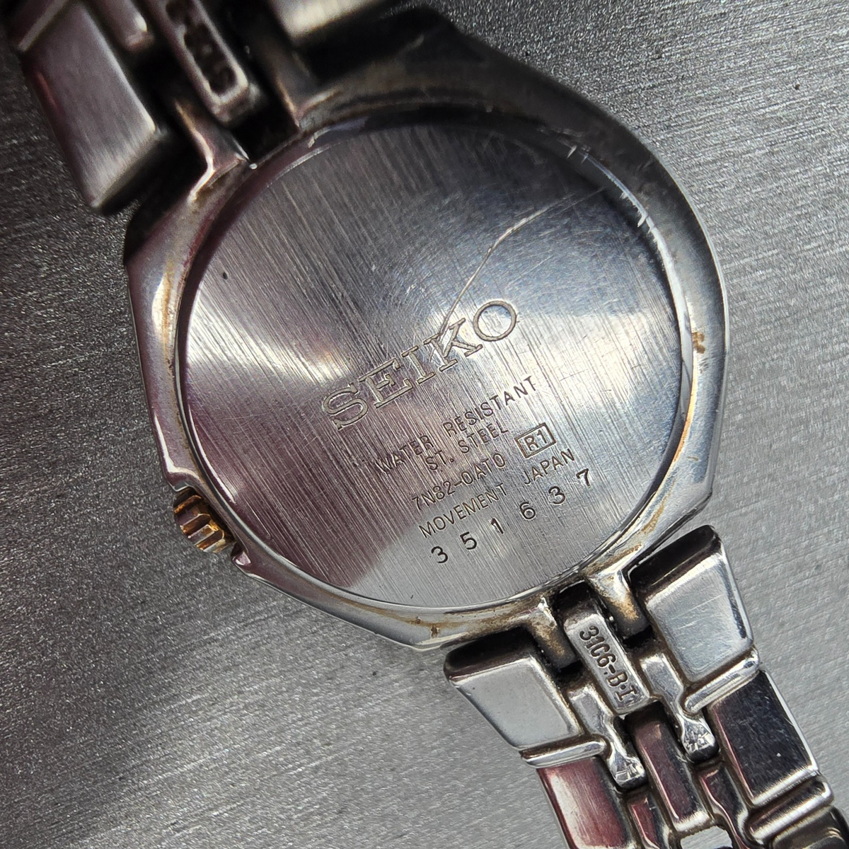 Seiko Watch Women 26mm Blue Dial Two Tone Date Round 7N82-0AT0 New Battery10