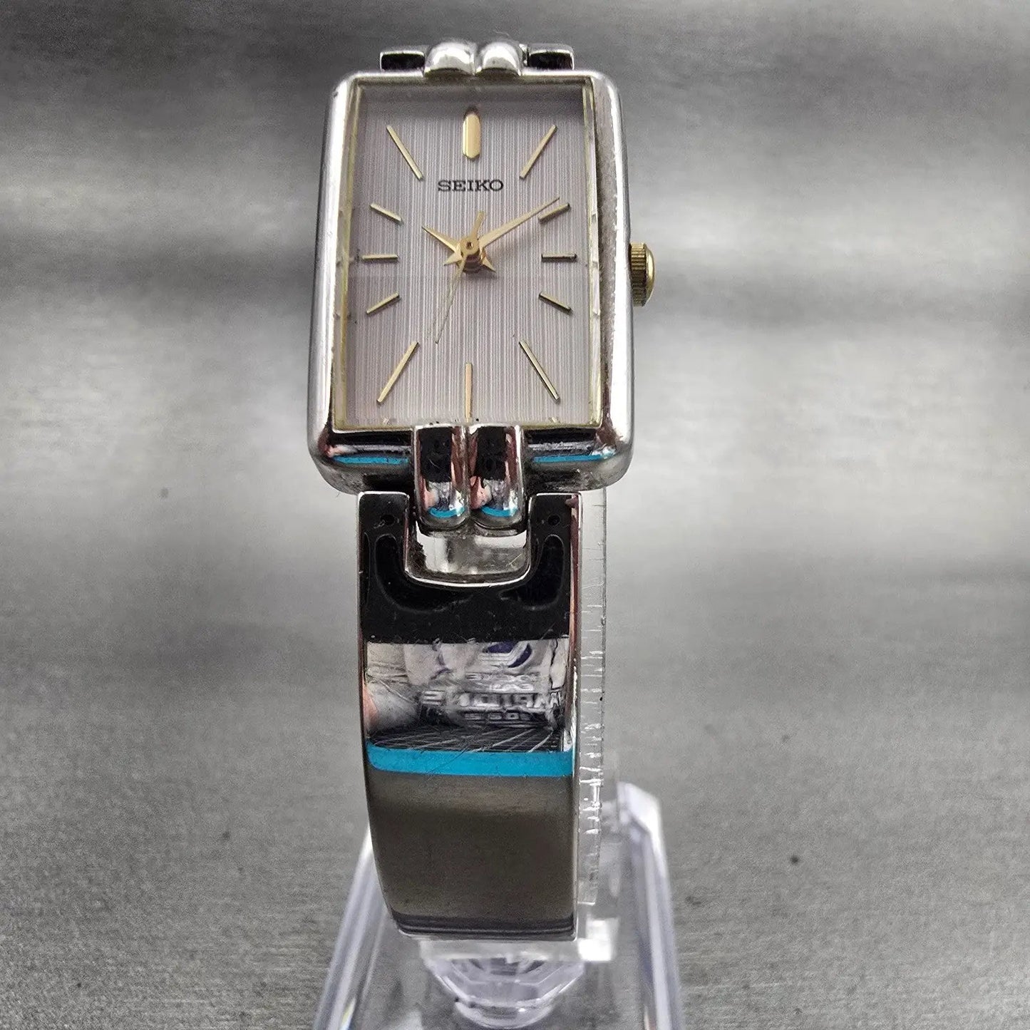 Seiko Watch Women 18mm White Dial Silver Tone Rectangle V401-6279 New Battery5