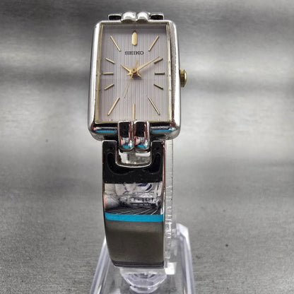 Seiko Watch Women 18mm White Dial Silver Tone Rectangle V401-6279 New Battery5