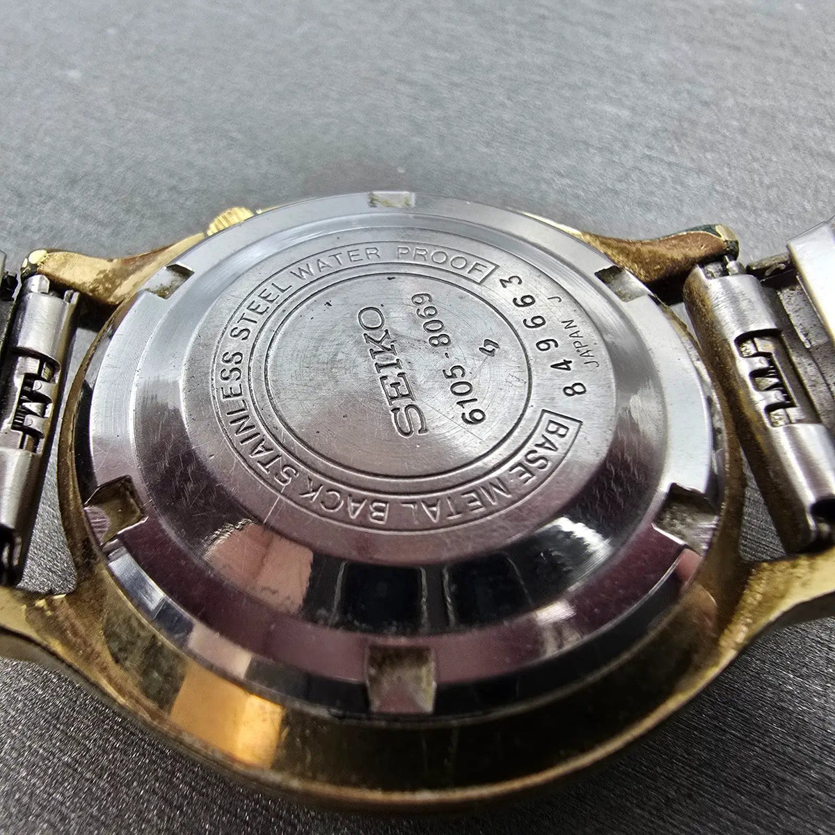 Seiko Automatic Watch Men 37mm Champange Dial Gold Date Round 6105-8069 Works9