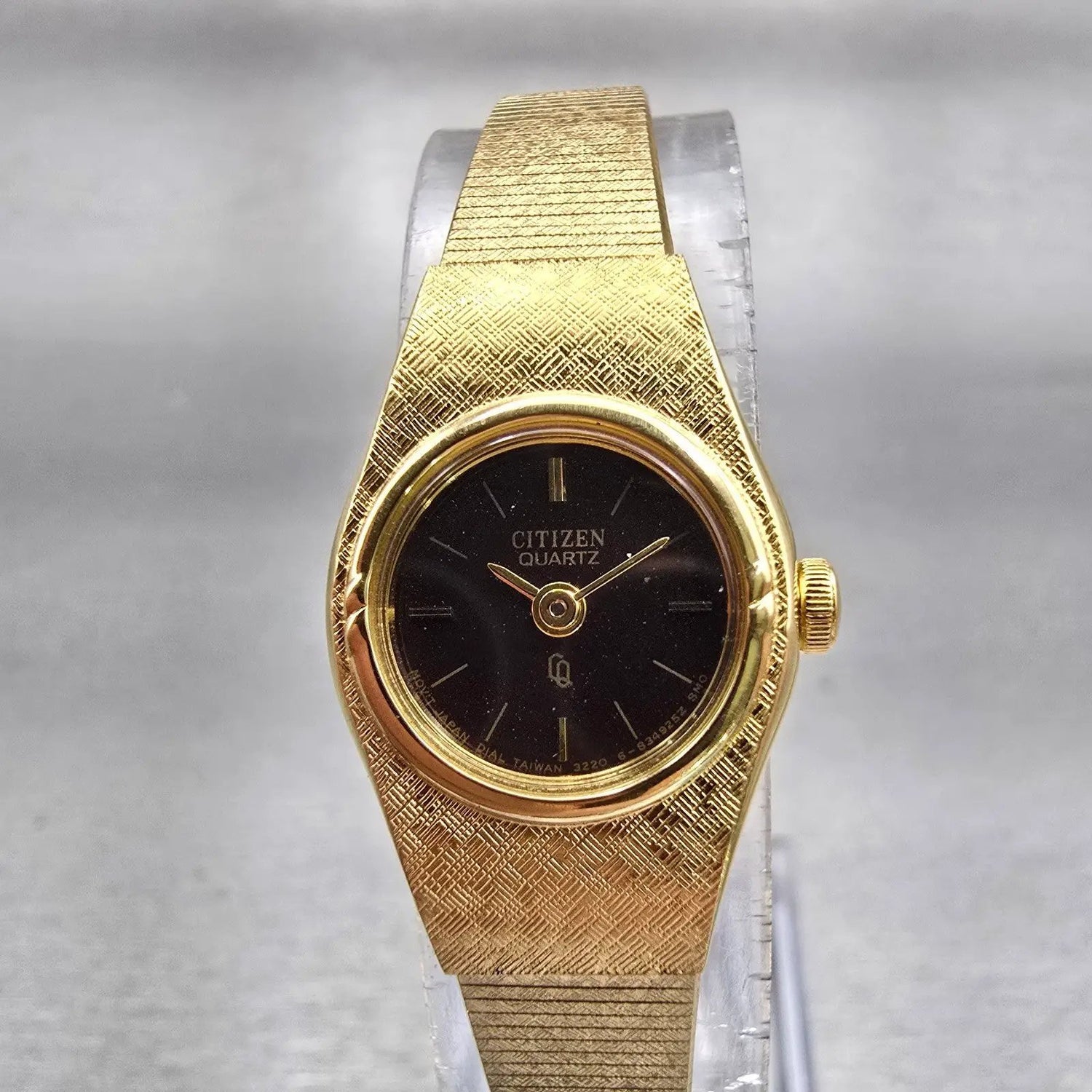 Citizen CQ Watch Women 17mm  Brown Dial Gold Tone Oval 3220 Vintage New Battery0