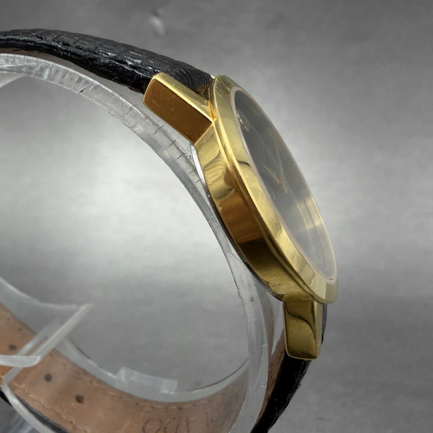 Movado Museum Watch Women 26mm Black Dial Gold Tone Round 88 A1 1837 New Battery3