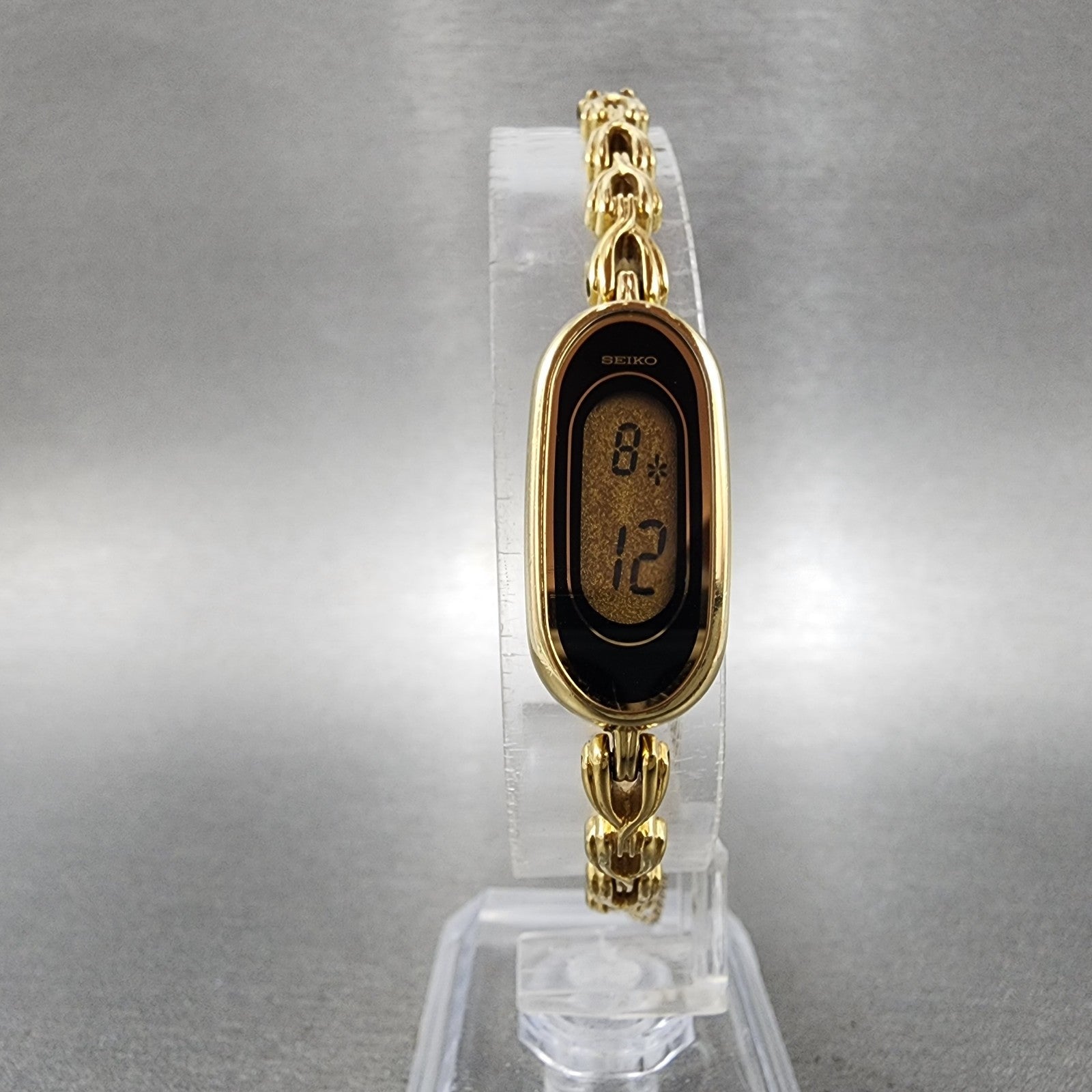 Seiko Digital Watch Women 13mm Gold Dial Gold Tone L6204000 New Battery5