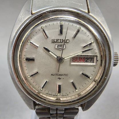 Seiko 5 Automatic Watch Women 26mm Silver Dial Silver Tone Daydate 42060010 Run1