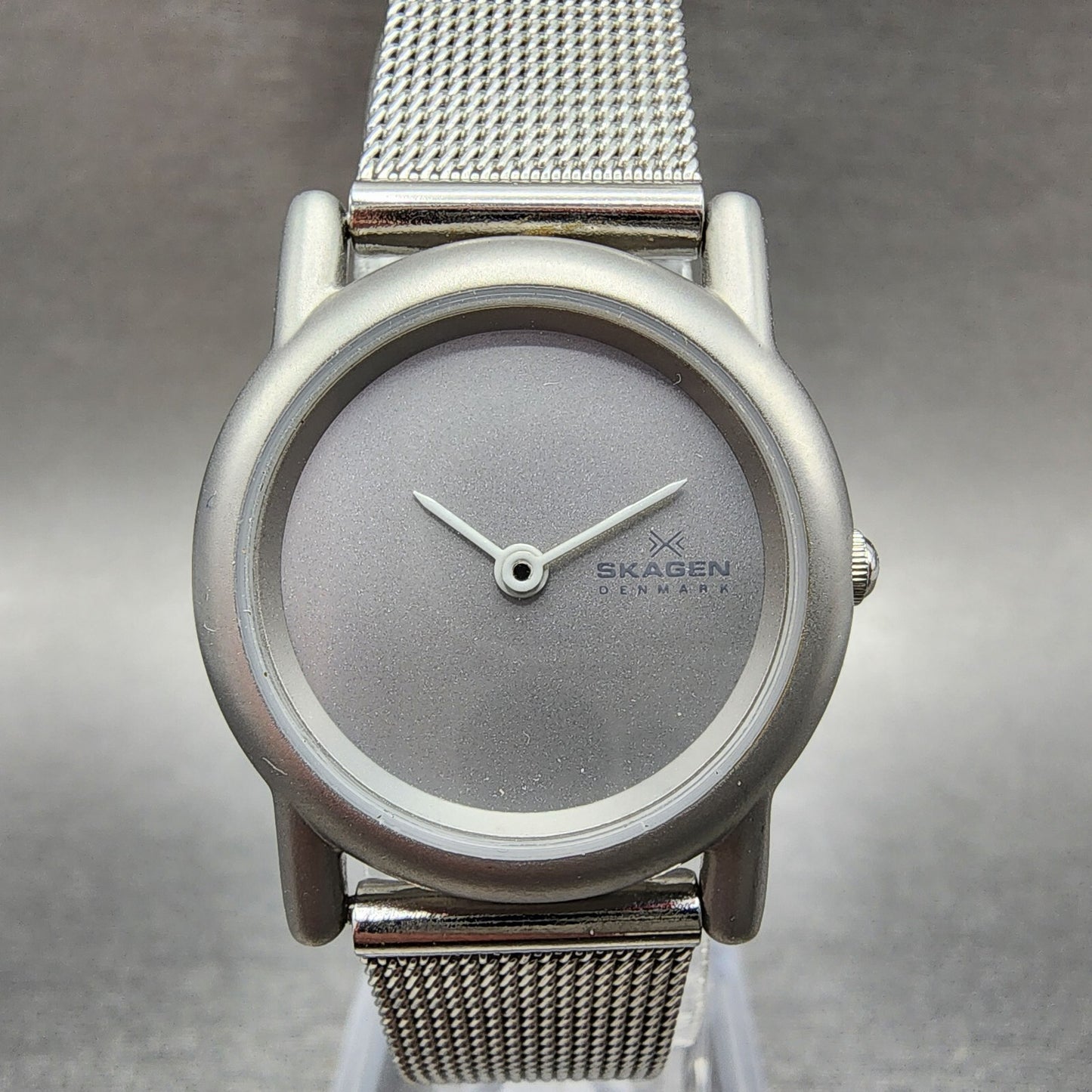 Skagen Watch Women 25mm Silver Dial Steel Round Mesh Band 4SSS New Battery0