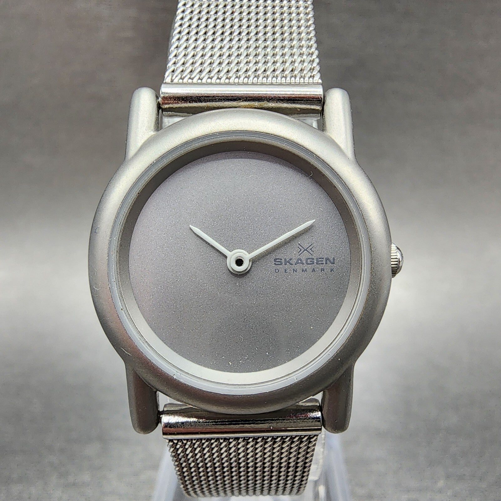 Skagen Watch Women 25mm Silver Dial Steel Round Mesh Band 4SSS New Battery0